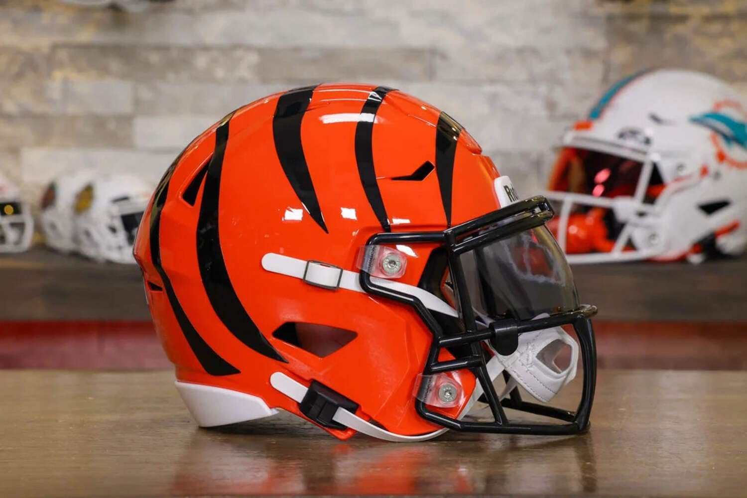 Bengals Mid-Size SpeedFlex Helmet - with Free USA Flag Decal - Green Gridiron