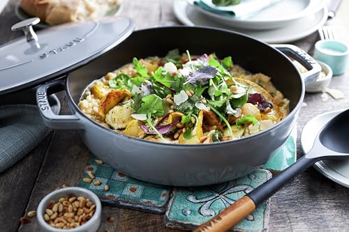 Olla de hierro fundido STAUB Chistera que evita que la carne quede seca 6