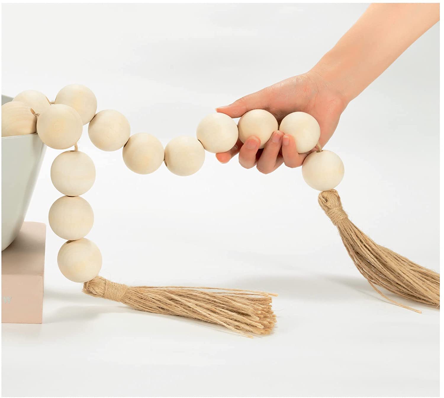 Girlanda z Drewnianych Koralików o Średnicy 4 cm z Frędzlami, Dekoracje Boho do Domu, 105 cm Długości, Rustykalna Wiejska