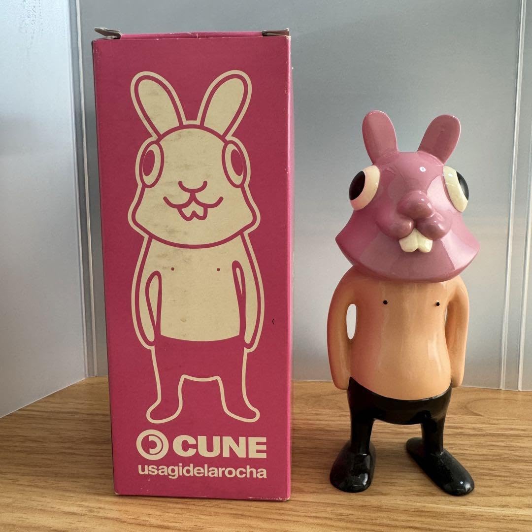 Amazon.co.jp: CUNE フィギュア 陶器 兎デラロッチャ : おもちゃ