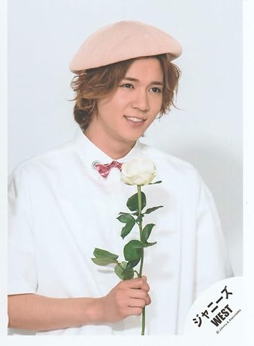 Amazon 小瀧望 ジャニーズwest 公式生写真 おーさか 愛 Eye 哀 衣装白 ベレー帽 花持ち アイドル 芸能人グッズ 通販