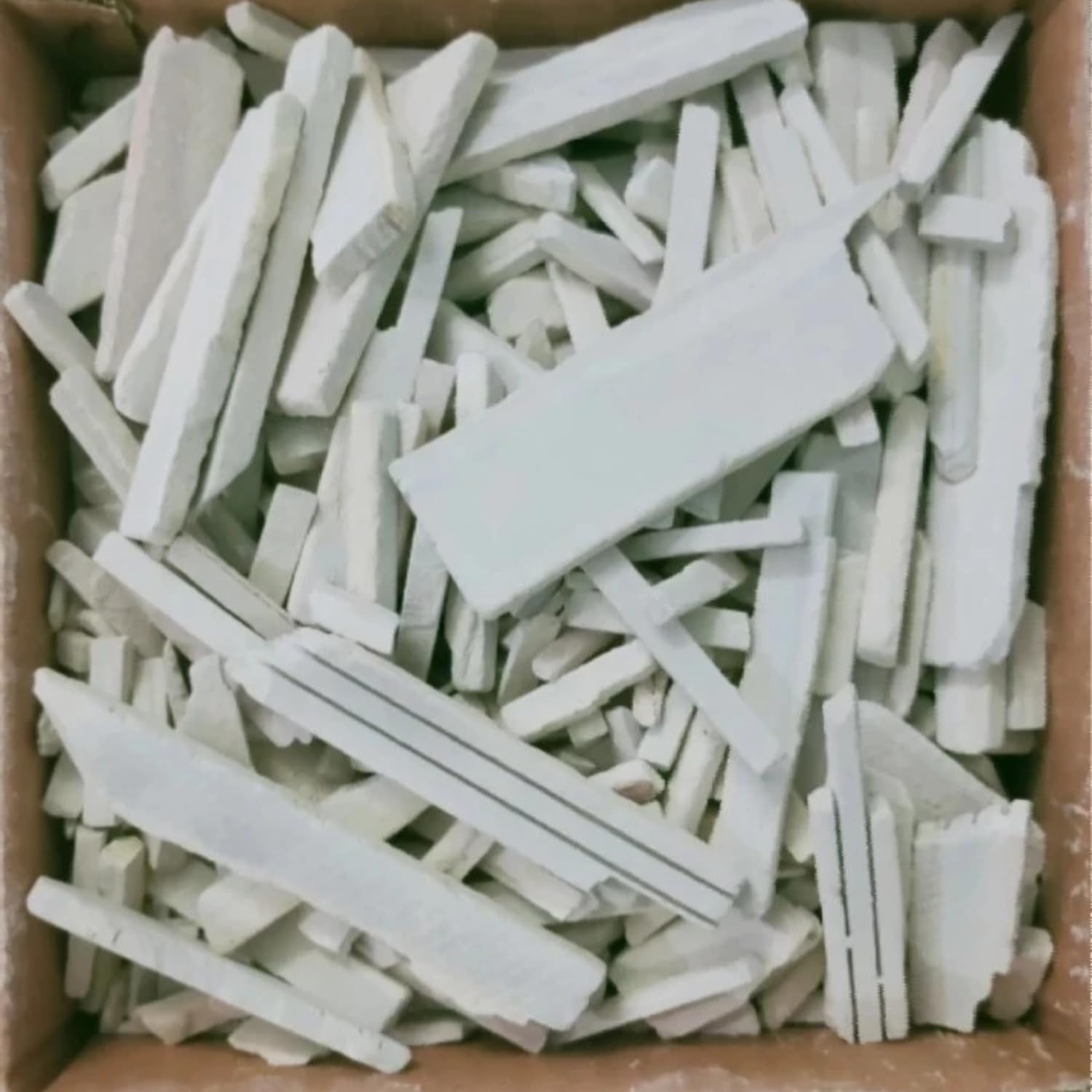 Brighty 1 Kg Natural Slate Pencil Crumbs Tukda | Soft Crunchy White Chalk Pieces for Writing, Drawing, Craft & Billiards | Pure Earthy Slate Stone Chalk Powder | Eco Friendly & Non Toxic