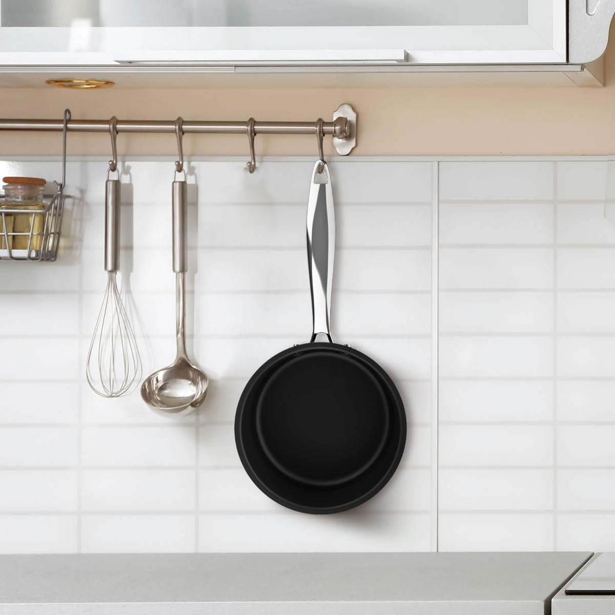 Cecotec Classy 16 Pot Steel Polka Saucepan, Diameter 16 cm, Capacity 1.3 L, Stainless Steel 18/10, Non-Stick Coating, Riveted Handle, Glass Lid, Suitable for All Kitchens