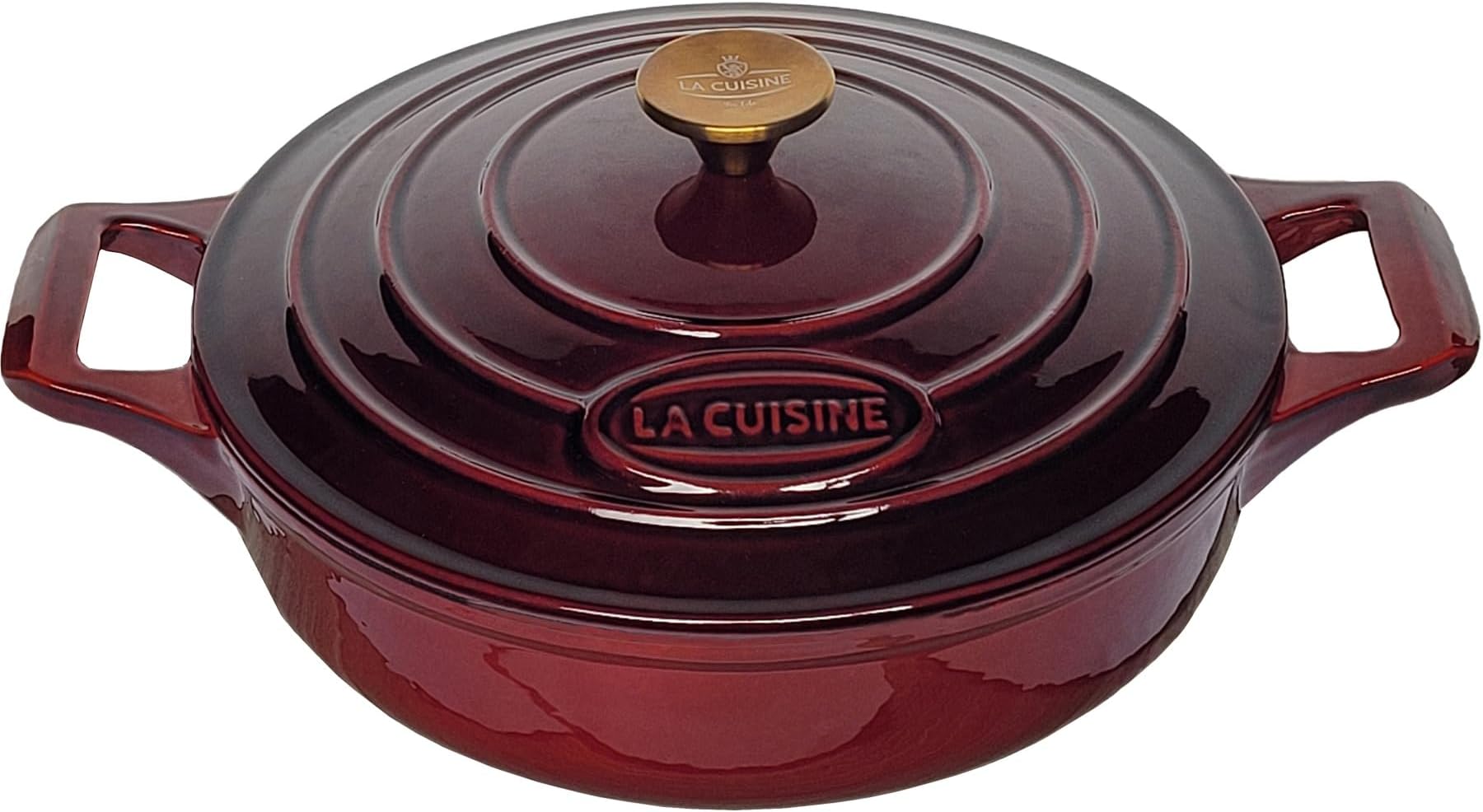 – La Cuisine for life Enamelled Cast Iron Sauté Pan, Serving Pan, Flat Casserole Dish with Lid, Matte Black Inside, Gold-Plated SS Button, Oven-Safe. 28 cm, 3.5 L. Cranberry