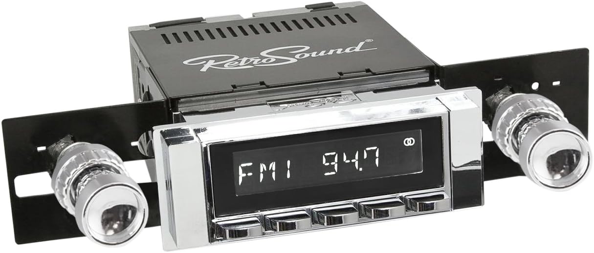 Retro Manufacturing LC-111-04-74-B Long Beach Radio (1964-66 Chevrolet/GMC Truck)