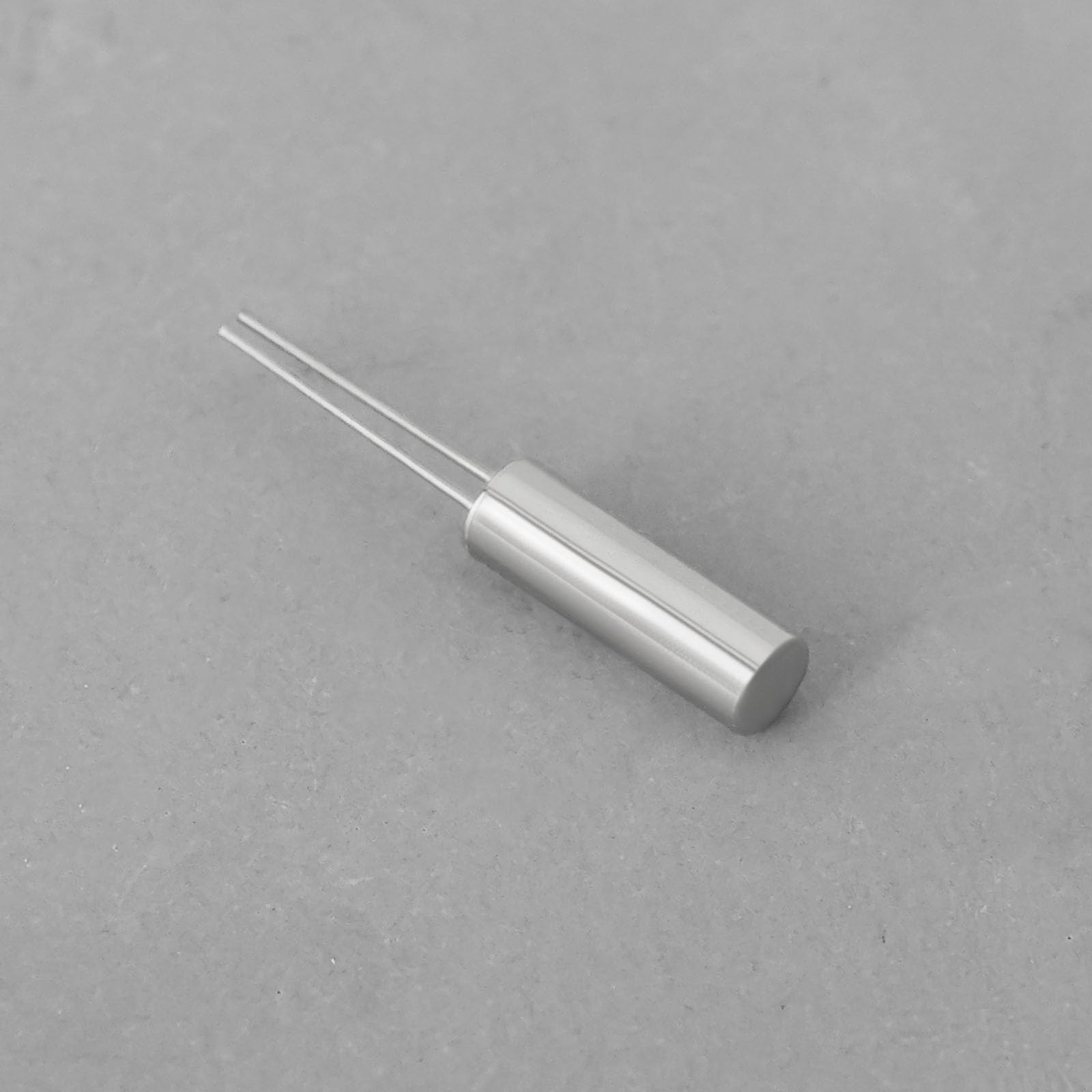 Osciladores de Cristal 32,768 KHz 2x6 mm para Reloj Electrónica PC