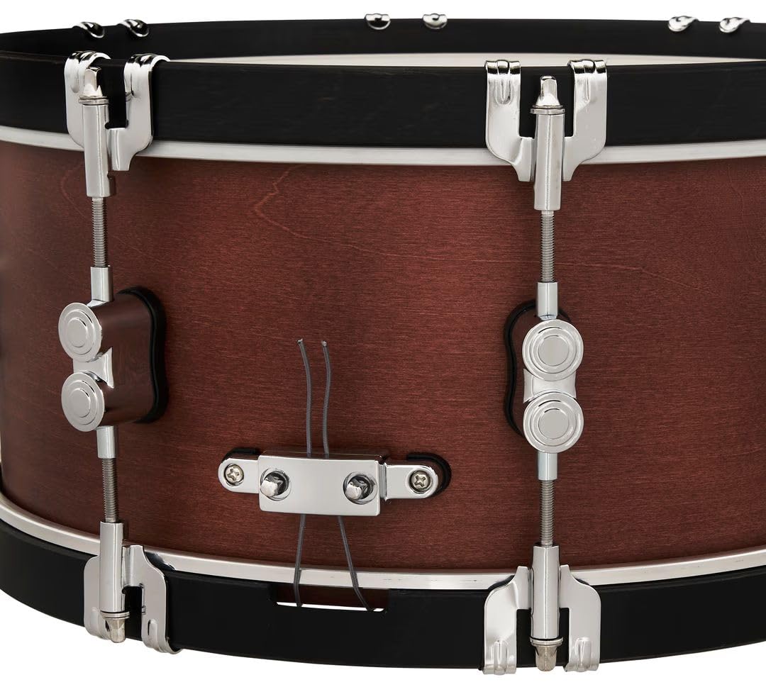 Pacific Drums Concept Classic Snare, 35,6 cm x 16,5 cm, finitura Ox Blood, cerchi in legno finitura ebano | Caratteristiche: look moderno e classico con fusti in acero e cerchi contrapposti