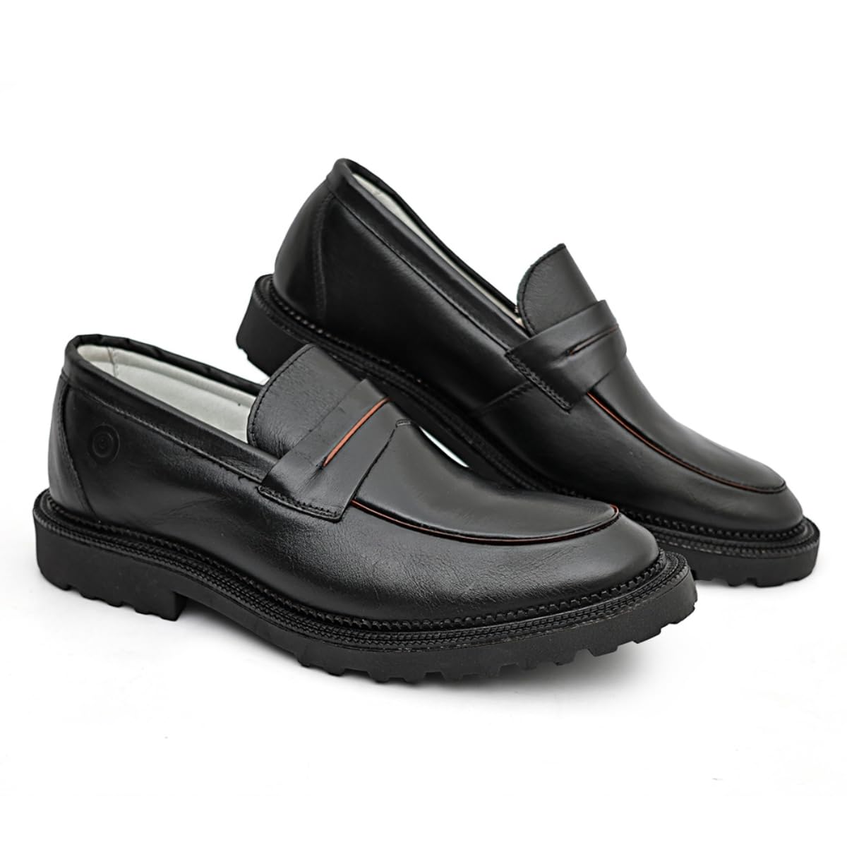 Sapato Mocassim Loafer Masculino em couro Legítimo Artesanal em promoção! Veja a oferta e mais achadinhos de Sapatos 3 Hoje é o melhor dia para comprar Sapato Mocassim Loafer Masculino em couro Legítimo Artesanal com aquele preço maroto! Promoção! Aproveite a oferta! 3