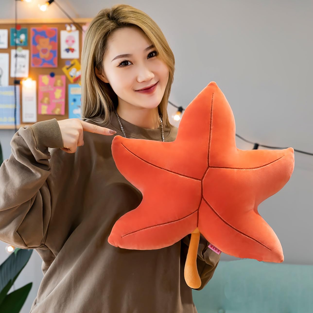 HANDKEI Leaf Shaped Pillow, Plant Pillow, Decorative Cushion, Bedroom Sofa, Living Room, Home Decoration Pillow (19.68 inch × 19.68 inch, Maple Leaves)