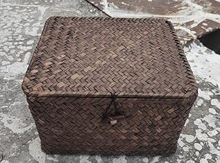 BIZYAC Photo Storage Box - 6 Inner 4x6 Photo Case Keeper Organizer - Natural Hand Crafted Storage Box for Photo Stickers Stamps - Seagrass