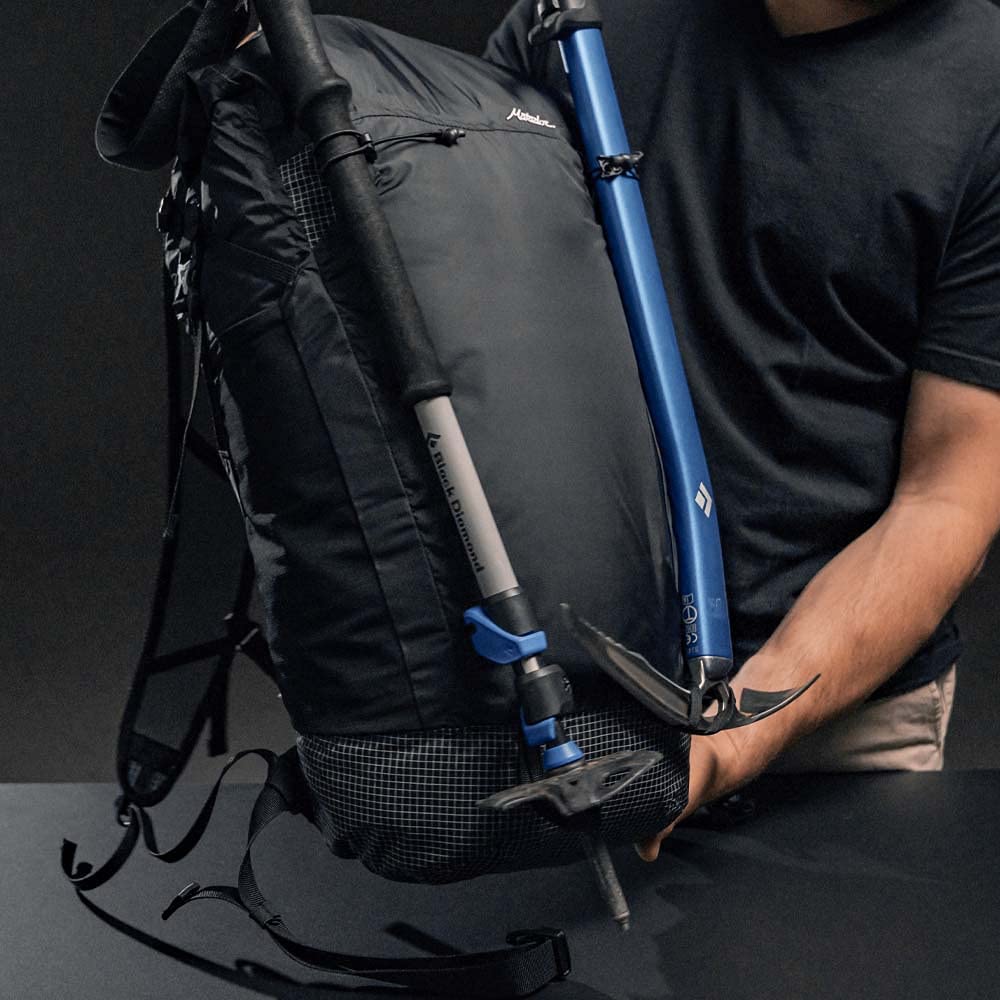 Matador Freerain22 - Ultraleichter & Wasserdichter Rucksack Faltbar; Wanderrucksack Trinksystem mit Materialschlaufen; Rolltop Rucksack Herren & Damen für Reisen, Wandern, Spazierengehen, Radfahren