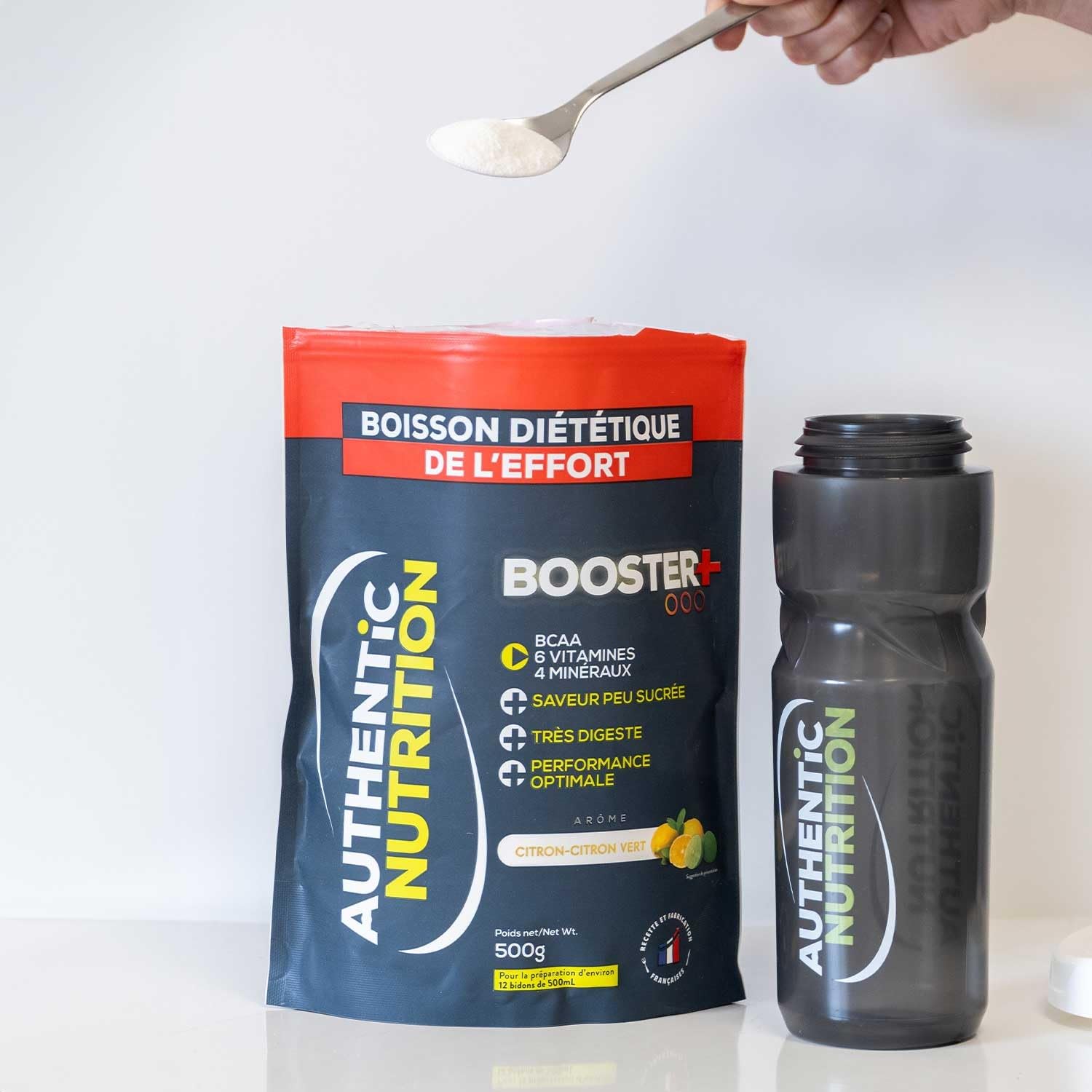 Boisson isotonique de qualité pour efforts longs - 34 g de glucides par portion - Très digeste - Utilisée par les sportifs pro - Fabrication 100% française - Arôme citron/citron vert - Format 500 g