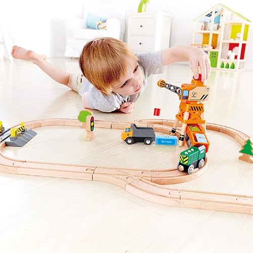 Miniatura 4 de Hape Juego de cruces y grúas | Juego de carga ferroviaria de madera de 32 piezas para niños, multicolor