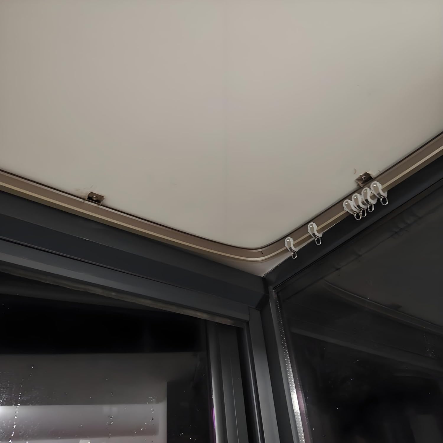 Adjustable 17.7ft Flexible Curved Curtain Track for Bunk Beds & Bay Windows – Easy Install Ceiling Rod with Bendable Holders, Ideal Room Dividers, White (Wei? 290cm/9.5ft)