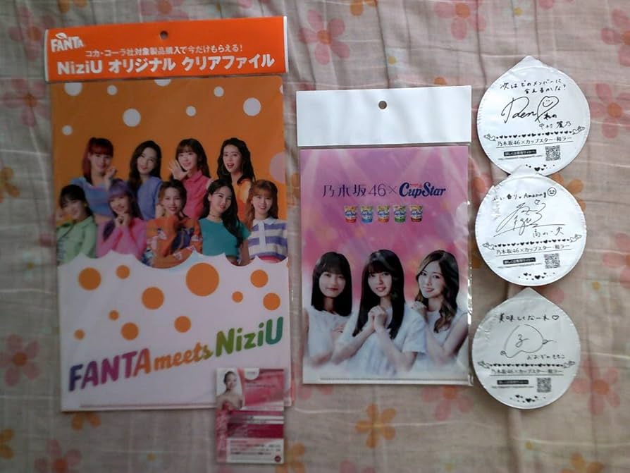 Amazon.co.jp: 乃木坂46クリアファイル＆NiziUクリア