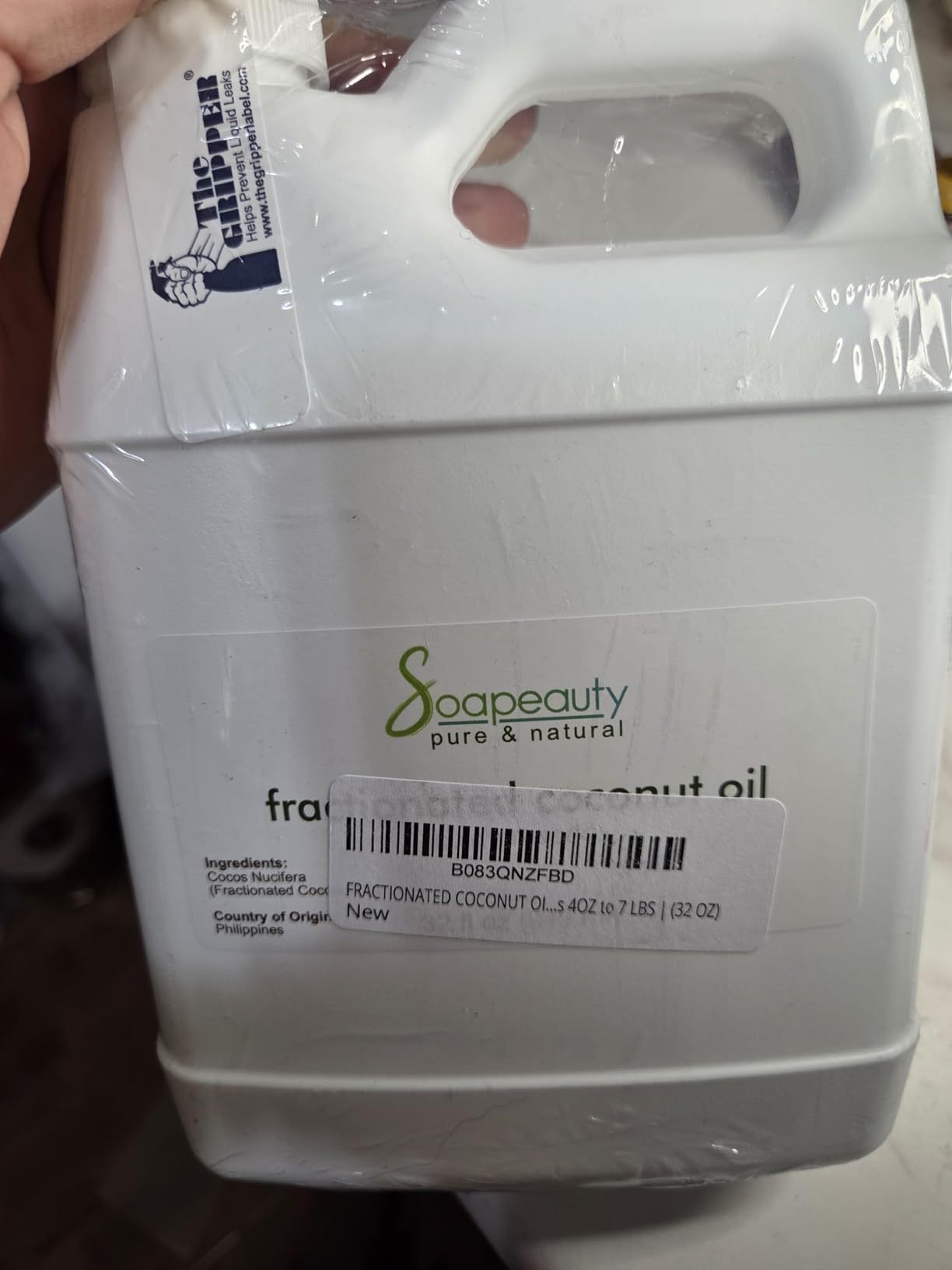 Soapeauty FRACTIONATED COCONUT OIL Cold Pressed Refined | 100% Natural Available in Bulk | Carrier for Essential Oils, Face, Skin, Hair Moisturizer, Soap Making | 32 fl oz
