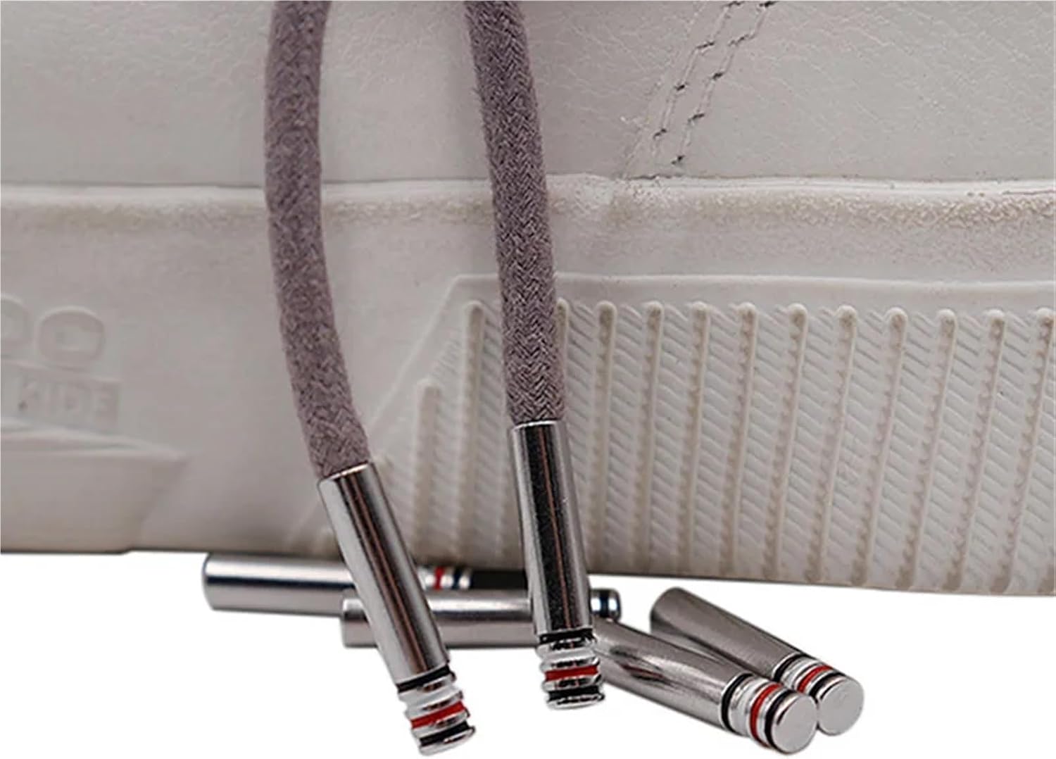 Cord End Caps 8Pcs 4 * 19mm Metal Shoelaces Tips Ends Replacement Repair Aglets DIY Sneaker Kits Silver Colors Glossy Fitting