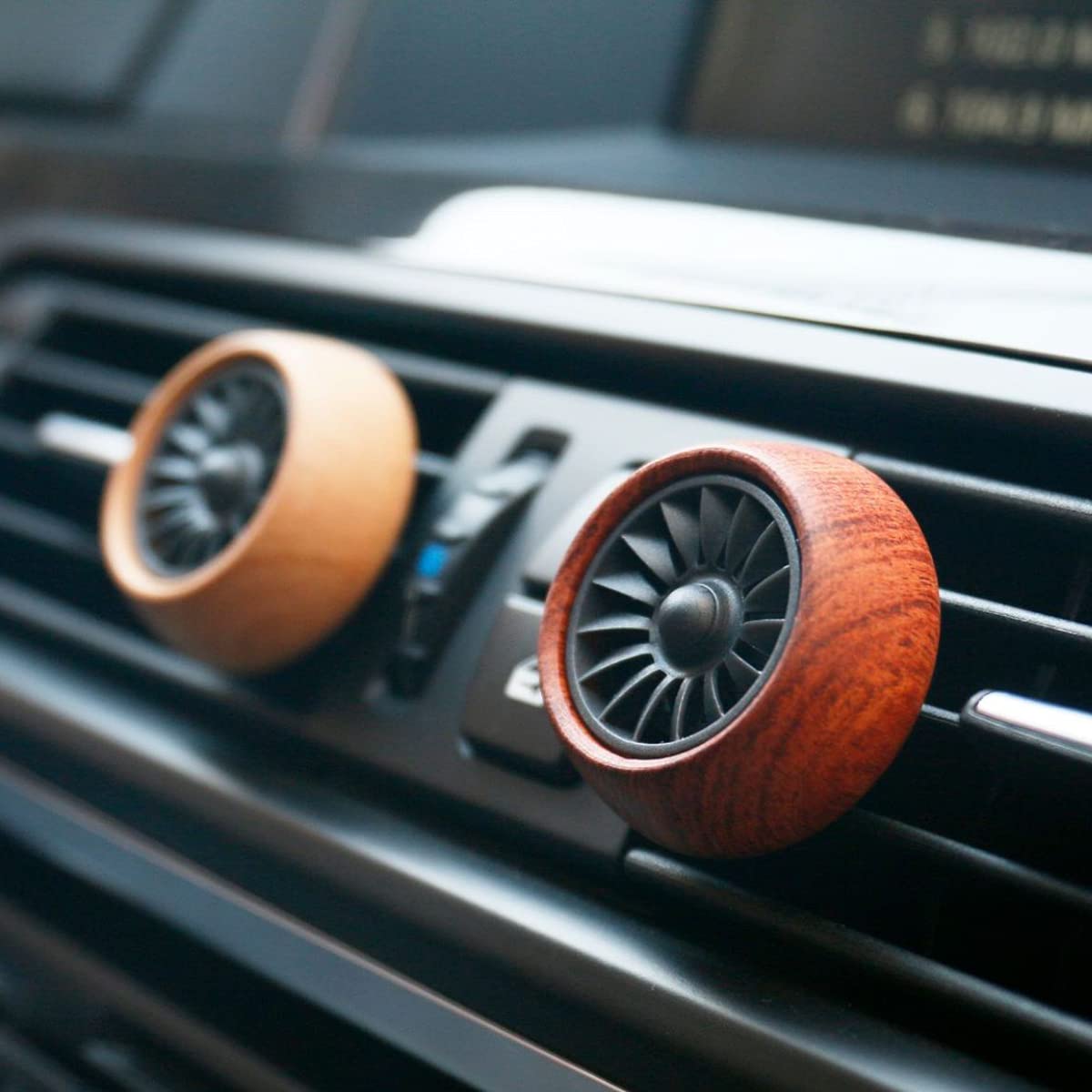 Amazon.co.jp: 車用 アロマディフューザー 木製 旋風エンジン クリップ