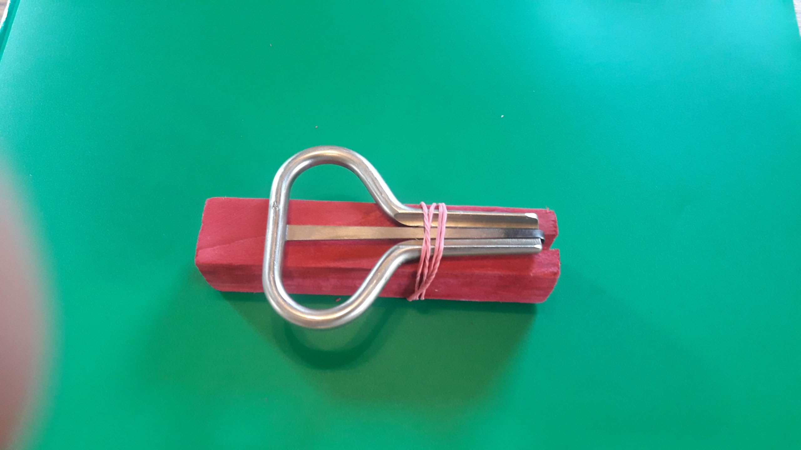 Techno-Maultrommel, irre laut und viel Modulation möglich, von schlütter. Ein herrausragendes Instrument.