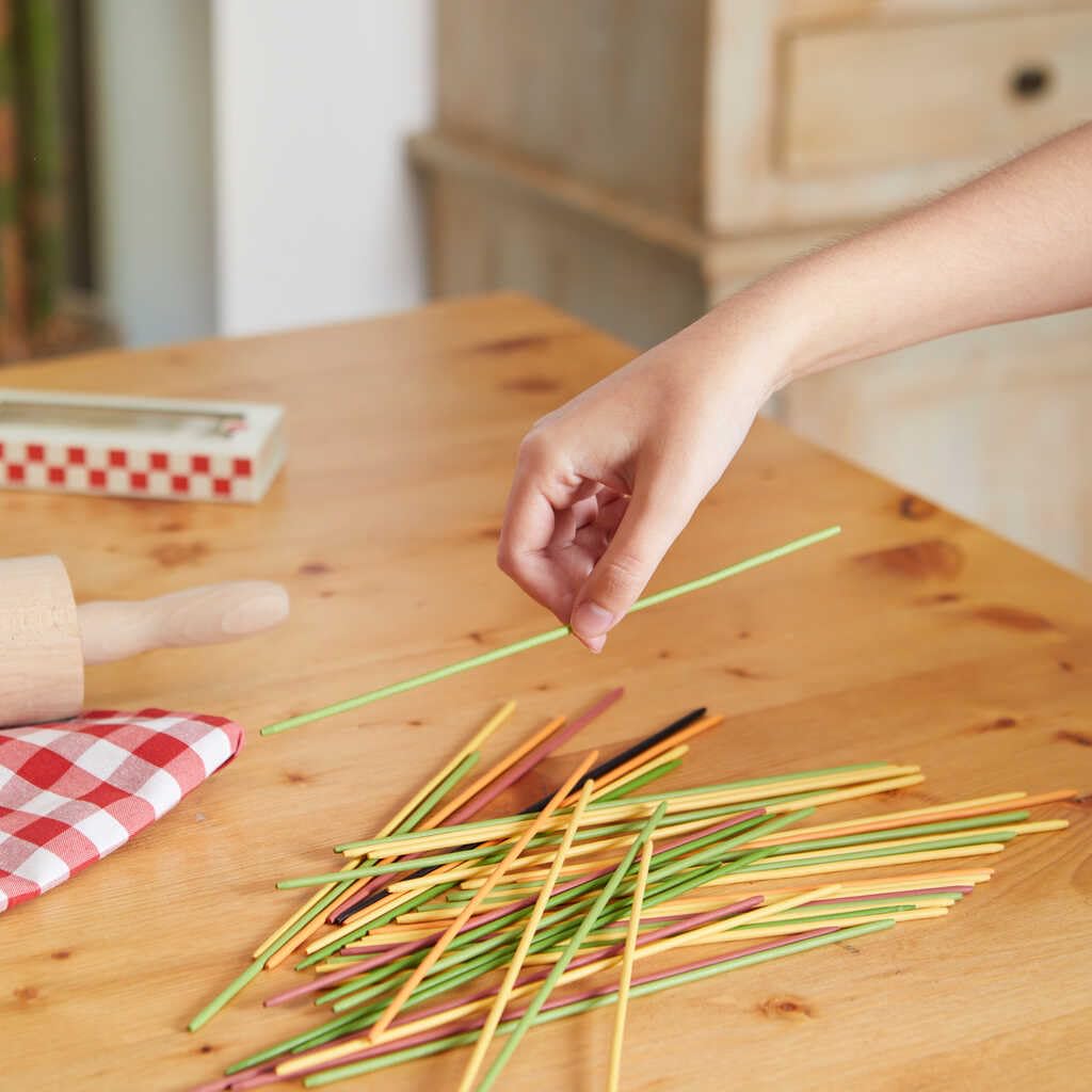 Balvi Jeu société Mikadetti Jeu d'adresse Mikado Version Spaghetti Bambou