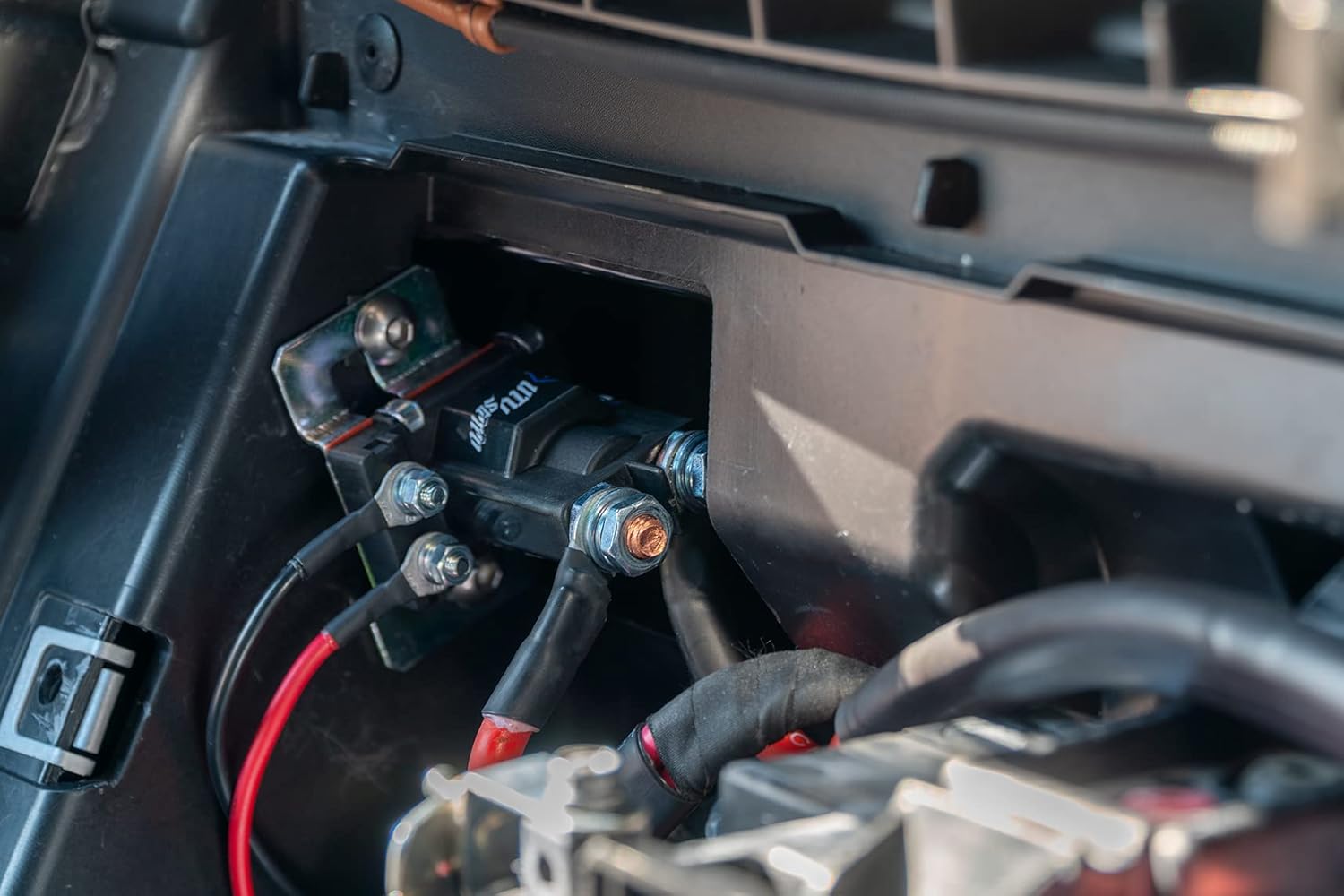 Can-Am Defender 2nd Battery Kit, UTV Stereo Second Battery Kit w/ 1200 ca AGM Battery, Mount, Isolator, Wires & Hardware(Will NOT Fit 2026+ HD11 models)