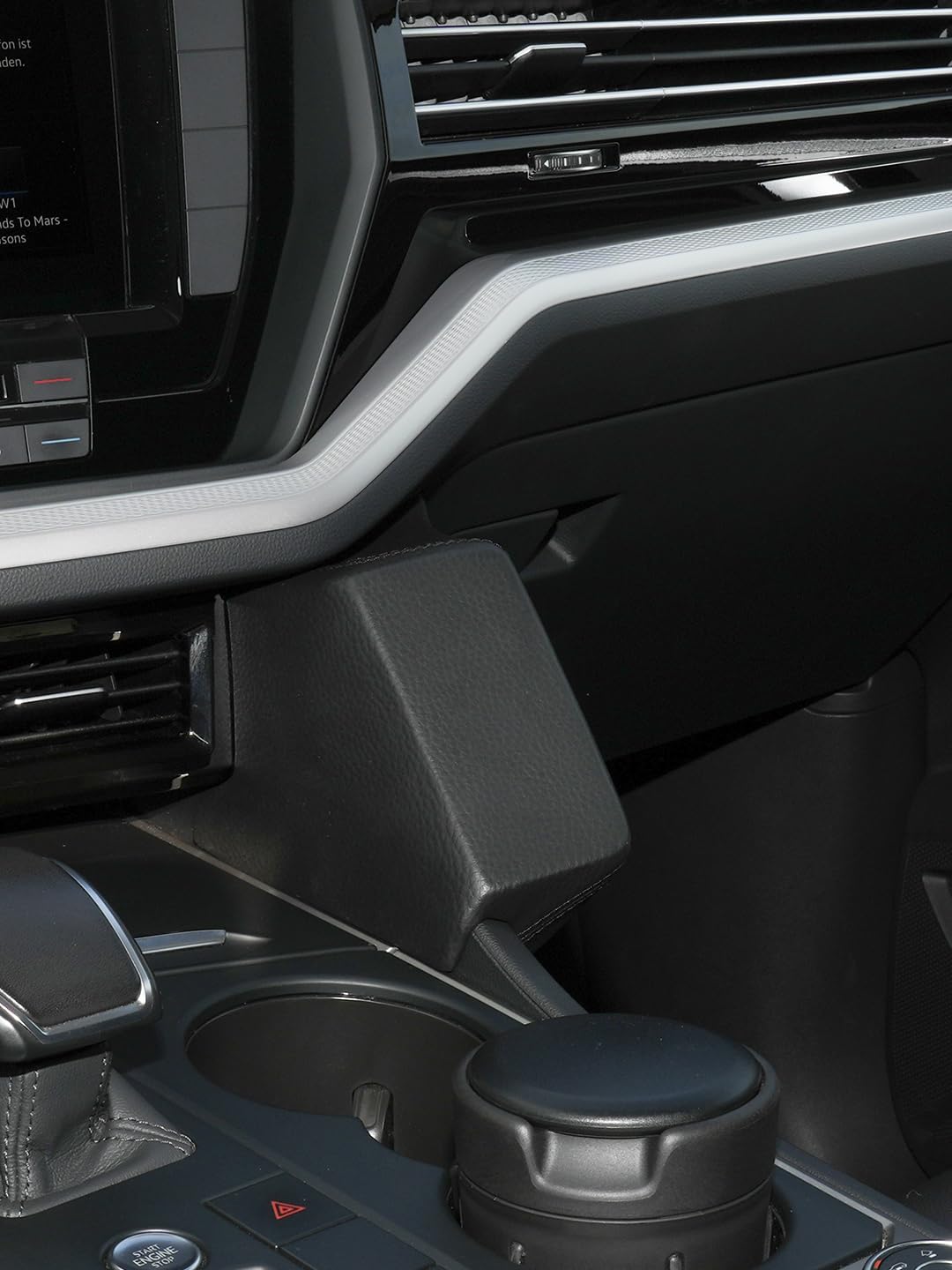 KUDA Handyhalterung passend für VW Touareg III ab 2018 - Telefonkonsole für Smartphones, Handy, Navi und mehr - Kunstlederkonsole, schwarz, 4465