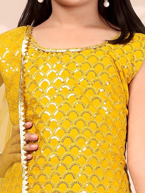 Image of Girls Ethnic Wear Embroidery Cotton Blend Kurti Patiala Set with Dupatta - Traditional Indian Outfit for Birthday Anniversary Festive Gift Occasion Gift Rakshabandhan Rakhi Diwali Wear