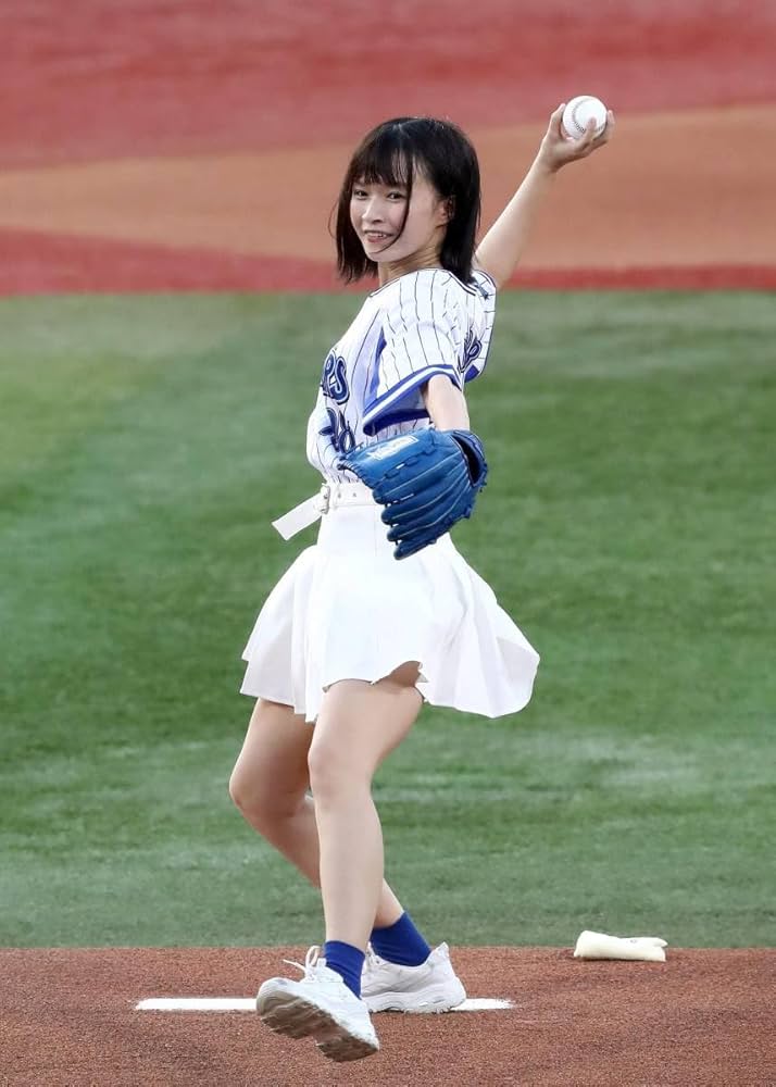 Amazon.co.jp: 始球式百川 晴香超 ポートレート（A4サイズ