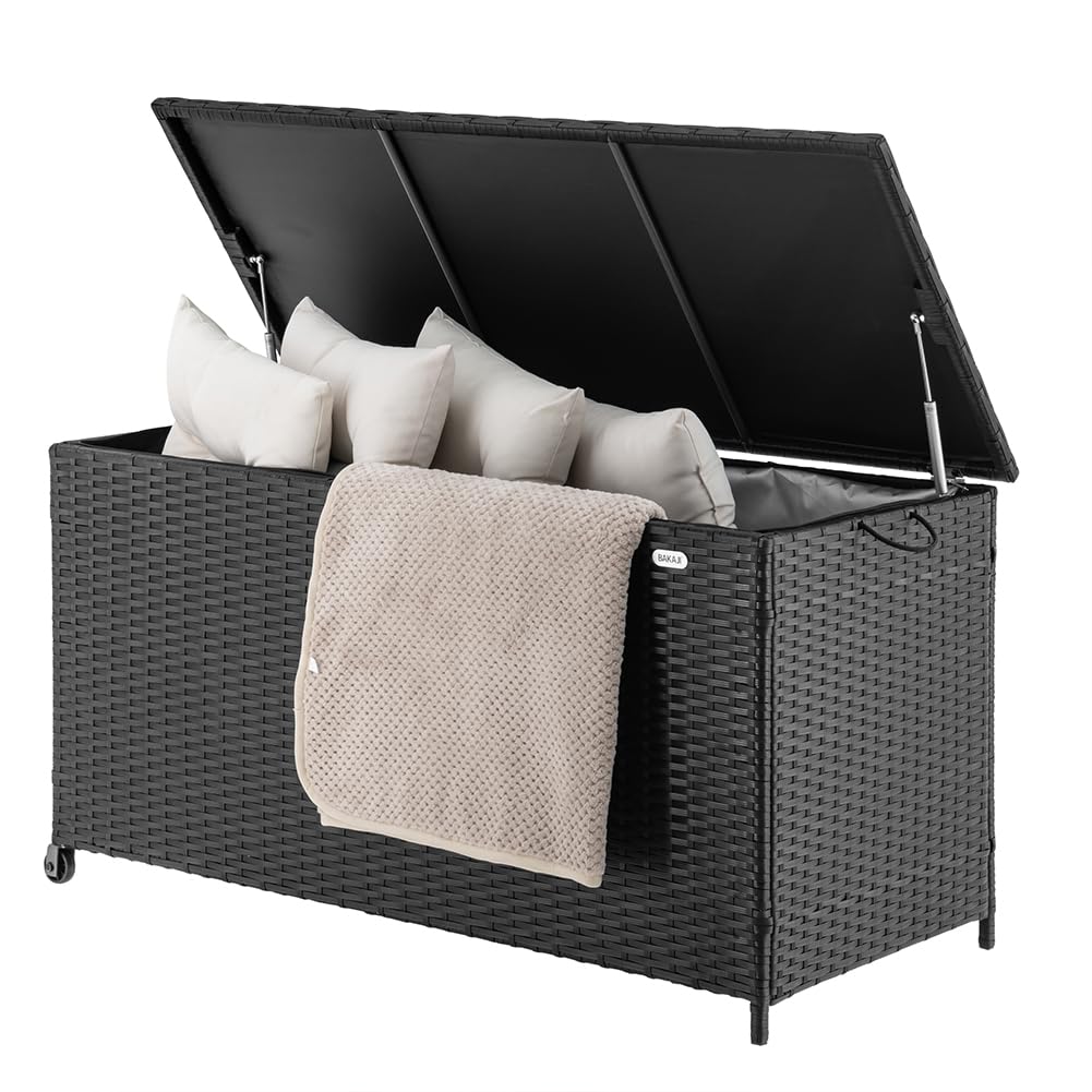 BAKAJI Baule Portaoggetti da Giardino in Polyrattan 420 Litri, Box da Esterno Impermeabile Resistente ai Raggi Uv, Cassapanca XXL con Ruote per Trasporto e Maniglia, 121 x 55 x 60 cm (Nero)
