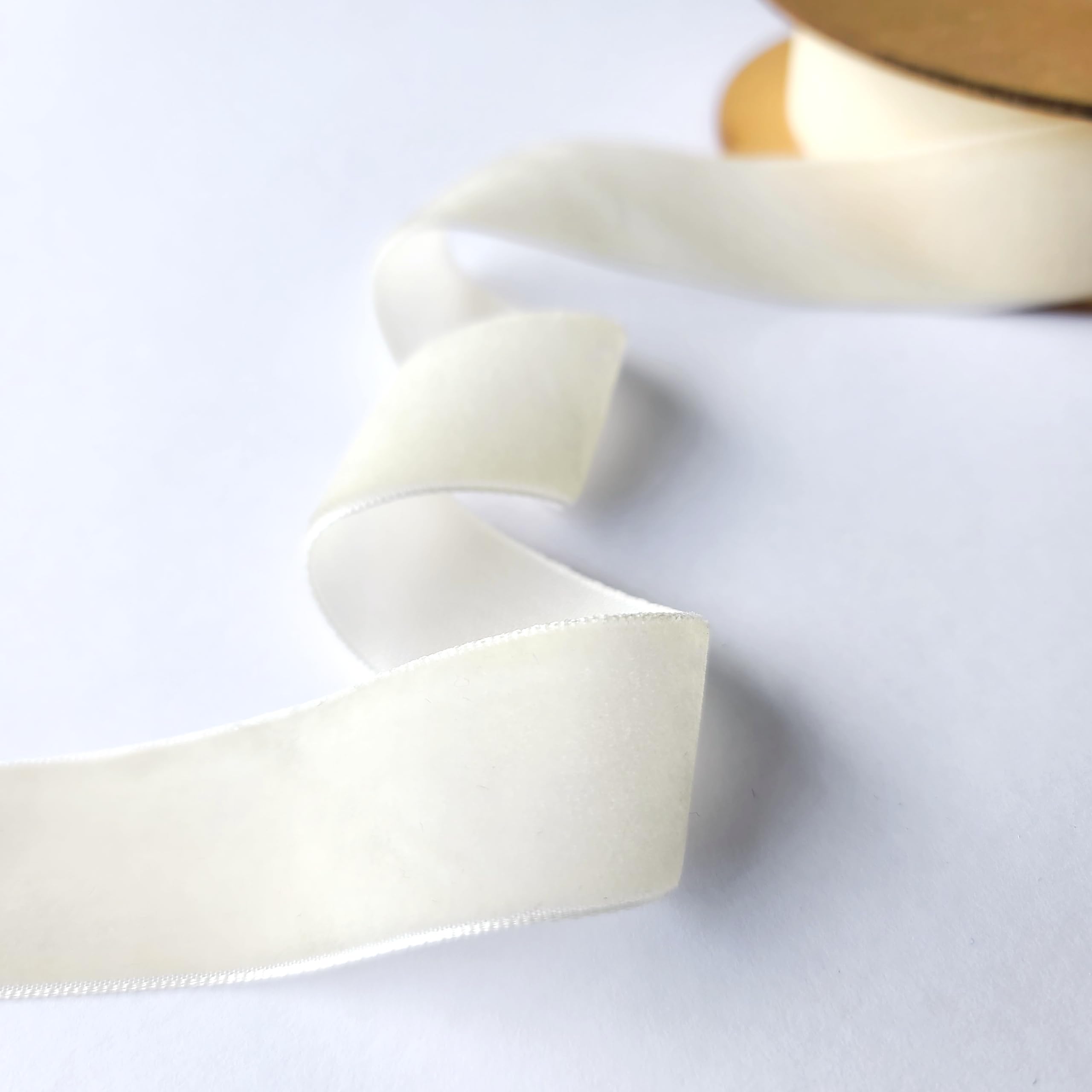 25mm Wide Cream Velvet Ribbon 5 Metre Length – Soft Plush Craft Trim for Gift Wrapping, Sewing & DIY Decorations – 14 Colours — image 1