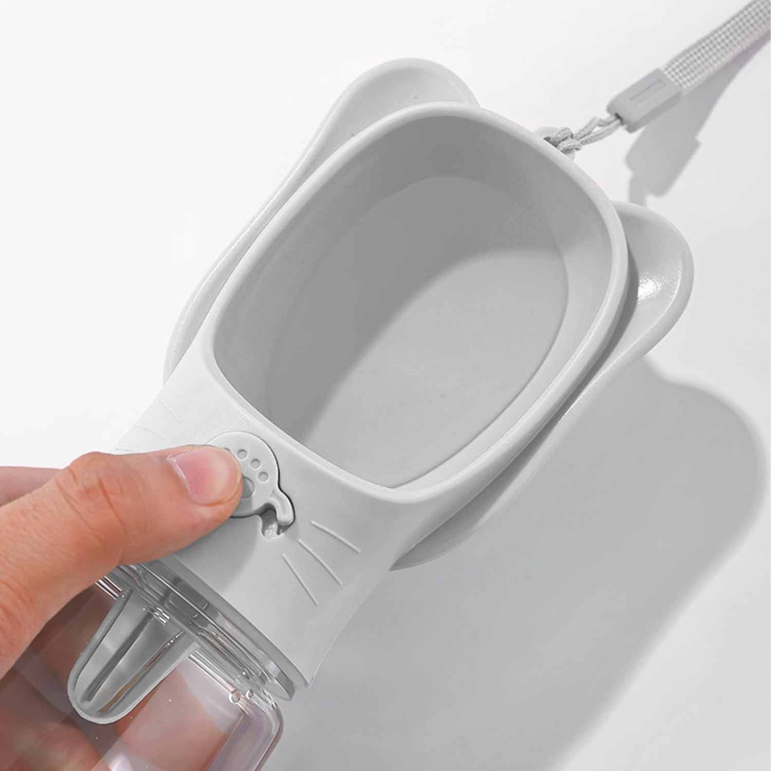 Borraccia Portatile per Cani 550ml con Ciotola Integrata - Ciotola da Viaggio Antigoccia per Cani e Gatti, Ideale per Escursioni, Viaggi e Allenamenti Estivi