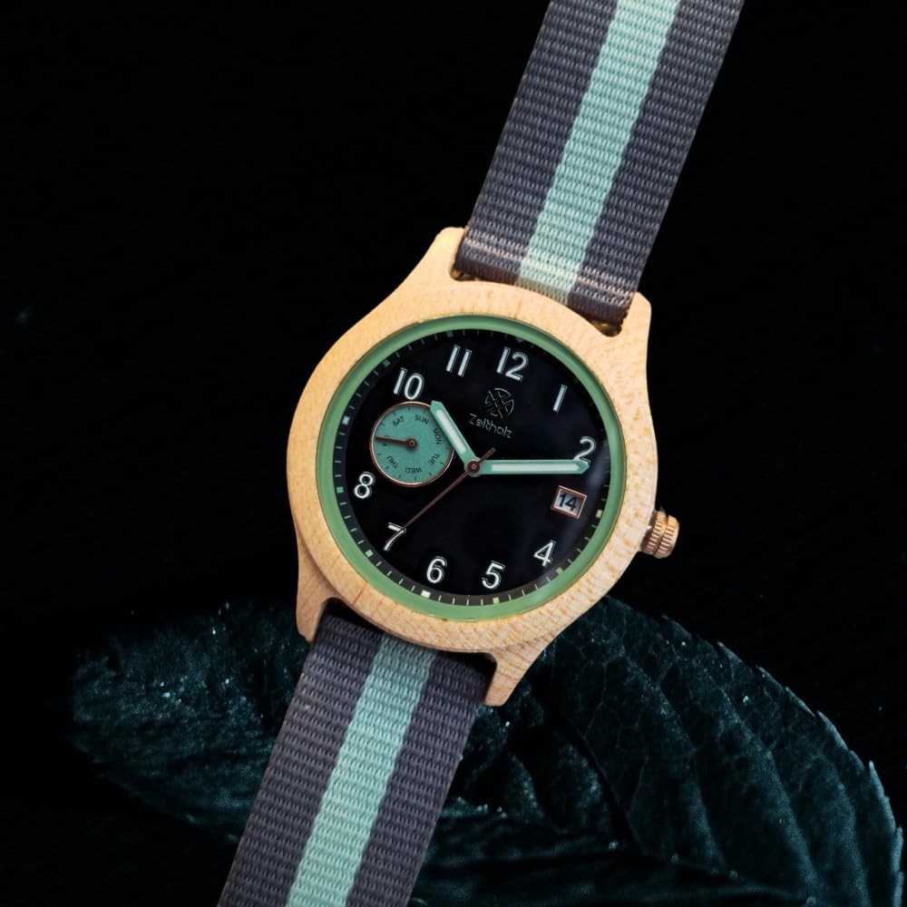 Orologio da uomo in legno Thum - cassa in legno 40 mm - calendario mensile - lancette luminose - orologio ecologico leggero con cinturino in tessuto 20 mm.