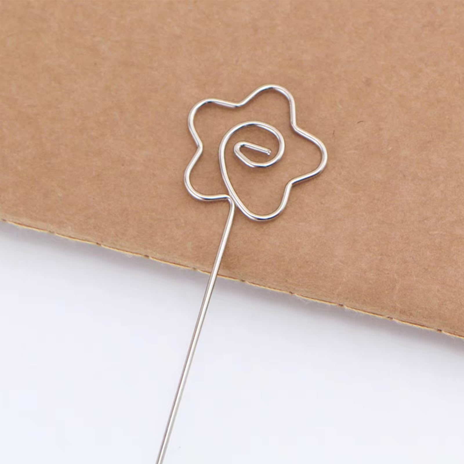Fotohouder hart met roze droogbloemen en hartvormig label - Cadeaus
