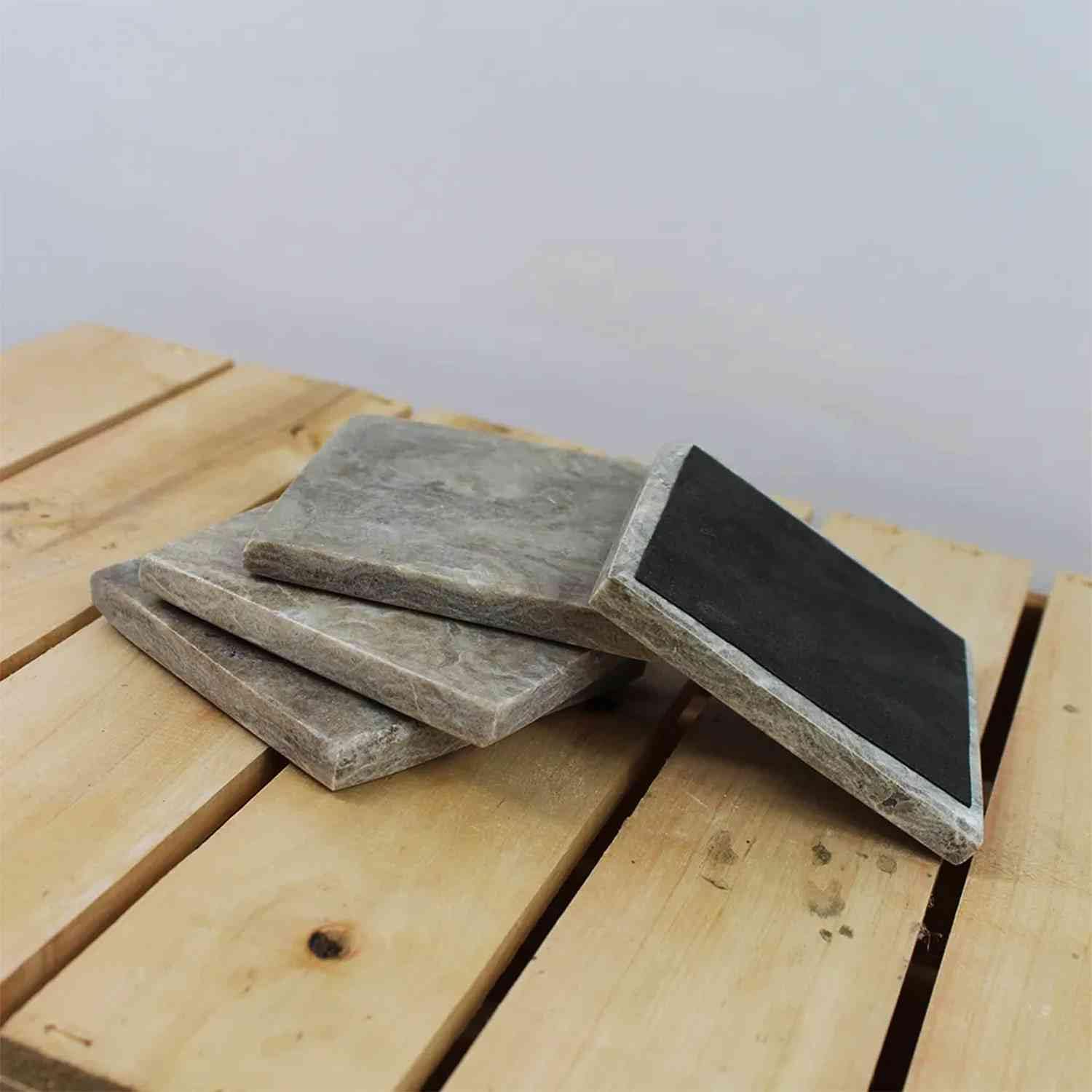 NKlaus Placa de alabastro de 8,5 x 8,5 cm, piedra natural para decoración y ahumar, resistente al calor, ideal como posavasos o placa para ahumar