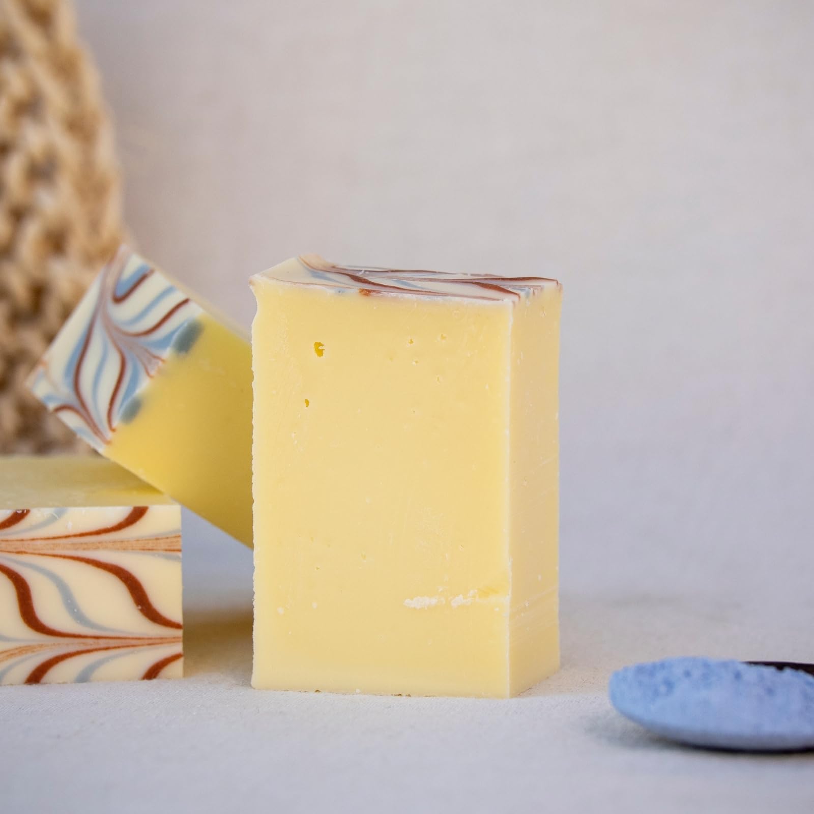 Organiczne mydło z wosku pszczelego i miodu Naturalna miękkość Nawilżająca pielęgnacja dla całej rodziny