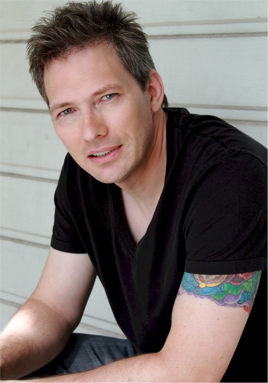 Amazon.co.uk Darren Burrows books, biography, latest update