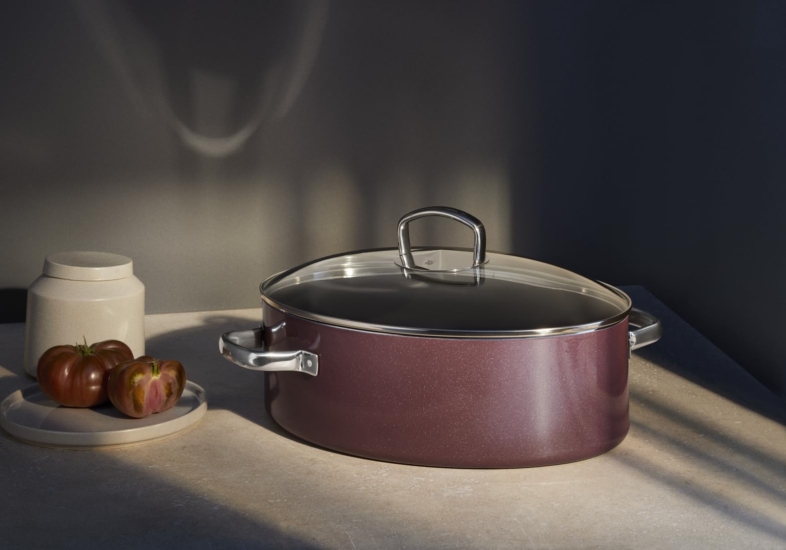 WMF Fusiontec Mineral Bräter 36 cm, ovale Form, Perfektes Braten, Homogene Kochergebnisse, Kratzfest, Einfache Reinigung, Backofengeeignet, Glasdeckel, Rose Quartz, 0515875290