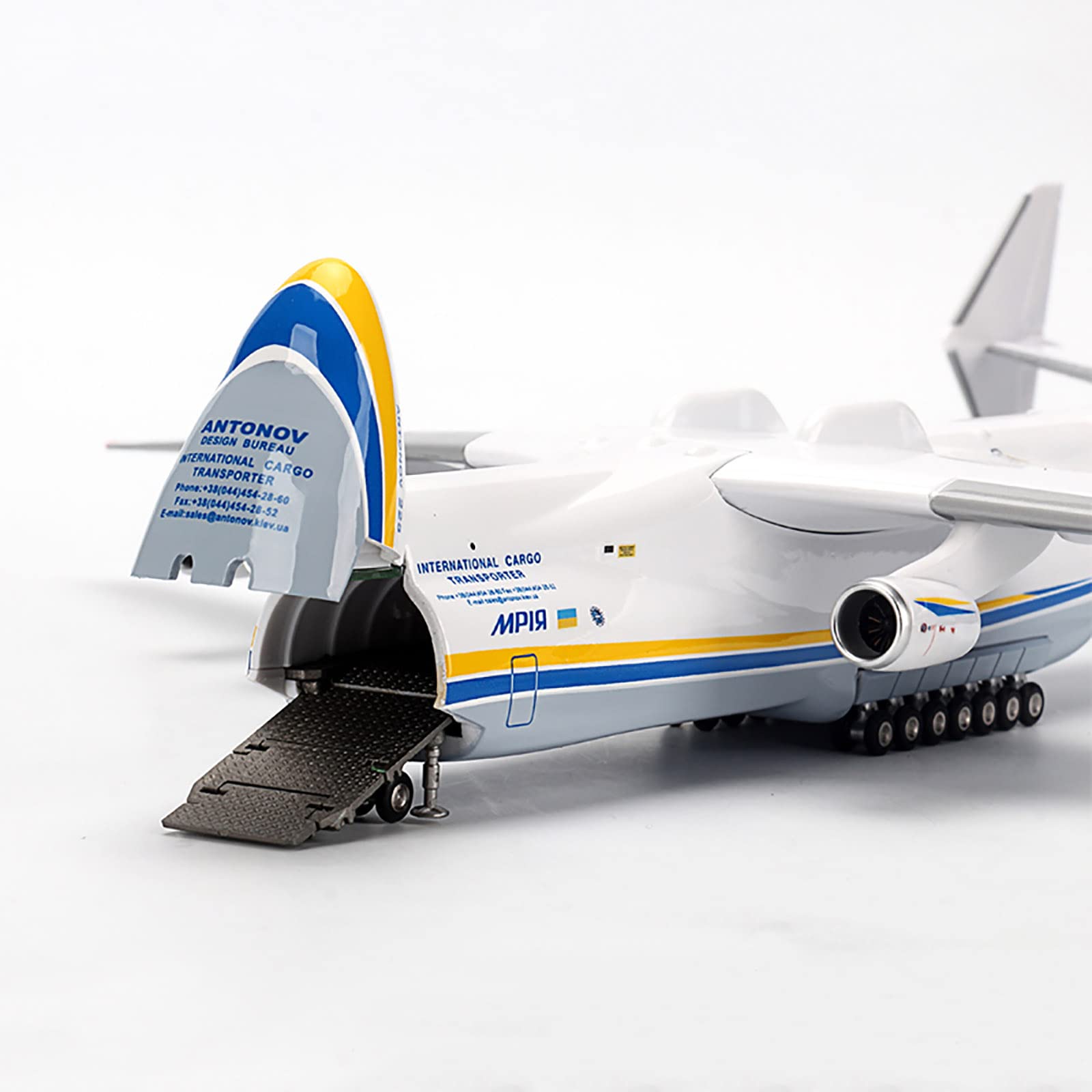 Amazon.co.jp: 1：200スケールモデルジェット大型モデル飛行機