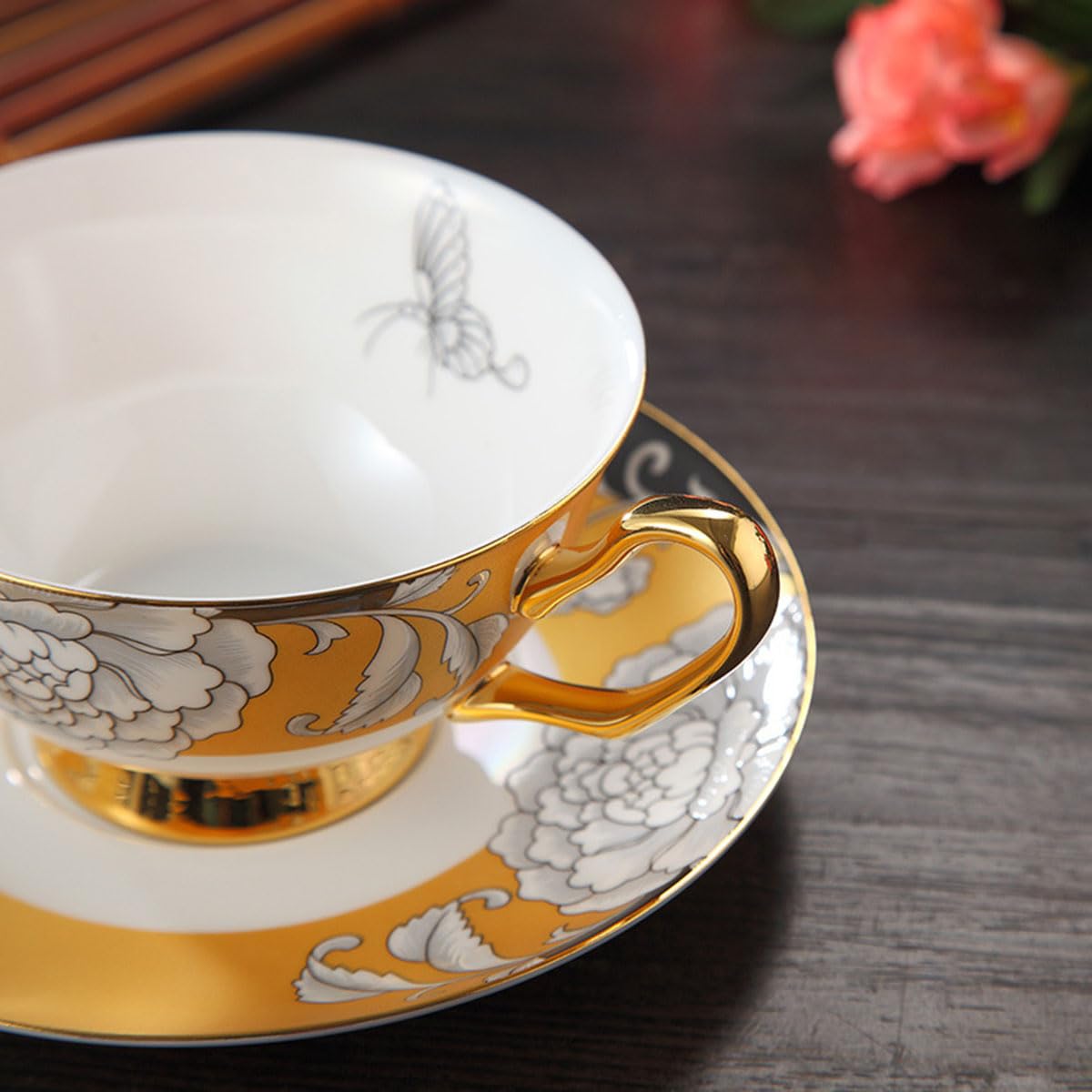 kubek do kawy - porcelana kostna filiżanka do kawy spodek zestaw vintage styl dwór para zestaw filiżanek matowe złoto aplikacja kubek filiżanka filiżanka kubek delikatny prezent pudełko