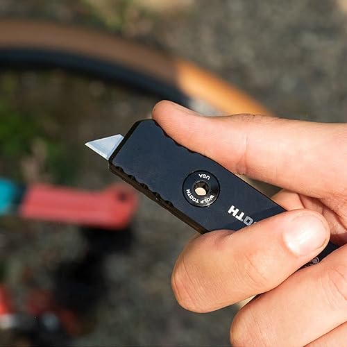 Miniatura 7 de Wolf Tooth Cortacadenas de 8 bits + cuchillo multiherramienta