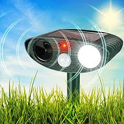 Assustador de gatos Repelente de gatos Ultrassônico movido a energia solar Dissuasores de animais para jardins Luz piscante Sensor de movimento Repelente de pragas à prova d'água para cães Raposas P