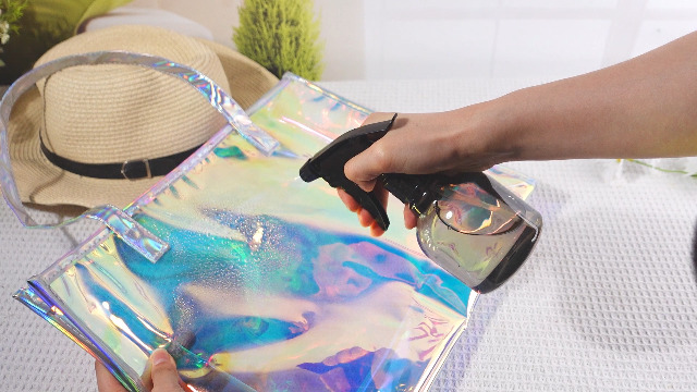 Bolso Tote Claro Holográfico con Asa de Cuero miniatura 7