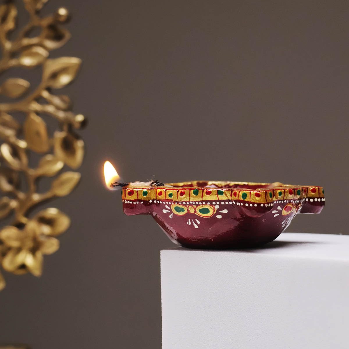 Reiki Crystal Stones Diya Set Crystal Red Jasper Stone Diya 4 Face Red Jasper Crystal Diya for Home Decoration Pooja Mandir Window