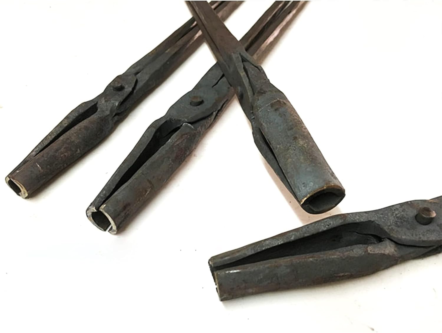Blacksmith Tongs Round Mouth 400mm, 1.0kg for Anvil & Forge, 10-14/14-18 Round Steel