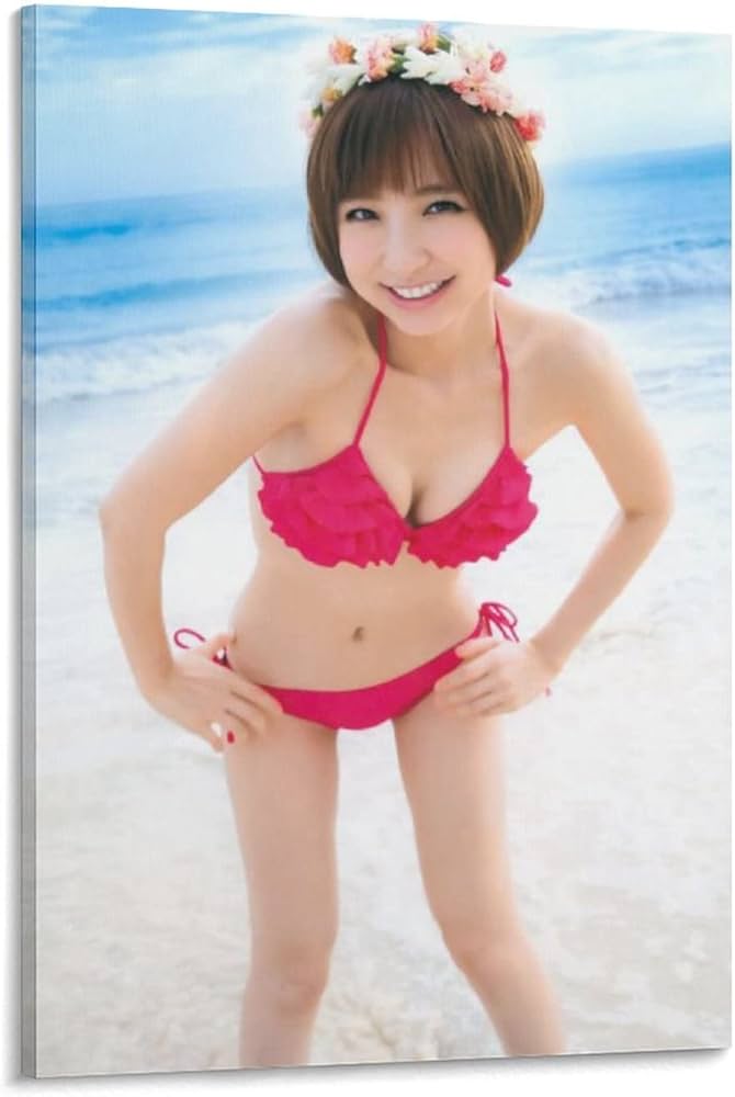 Amazon.co.jp: 篠田麻里子女優写真セクシー水着下着グラビアアイドル