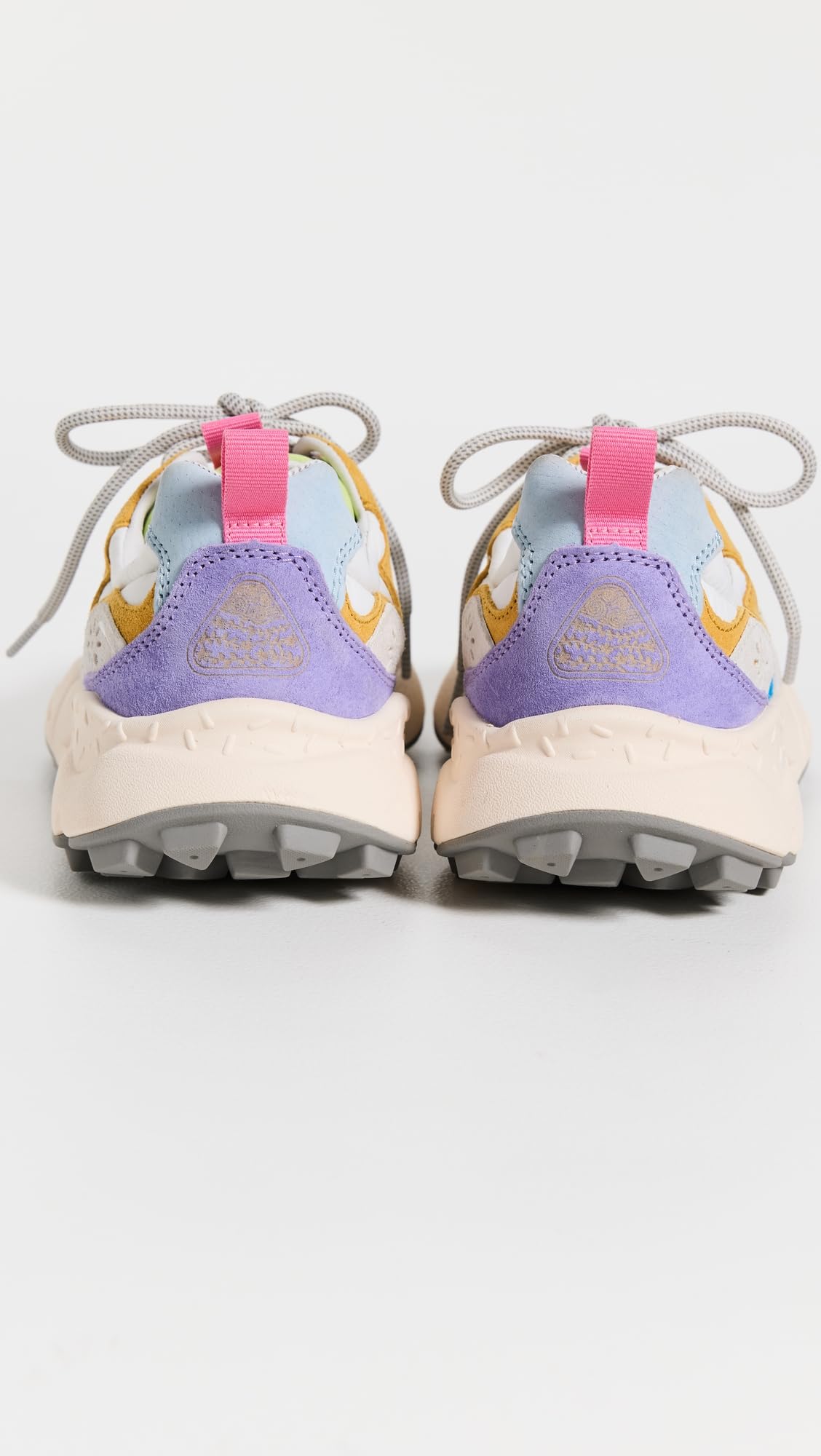 FLOWER MOUNTAIN YAMANO 3 Woman White-Pink