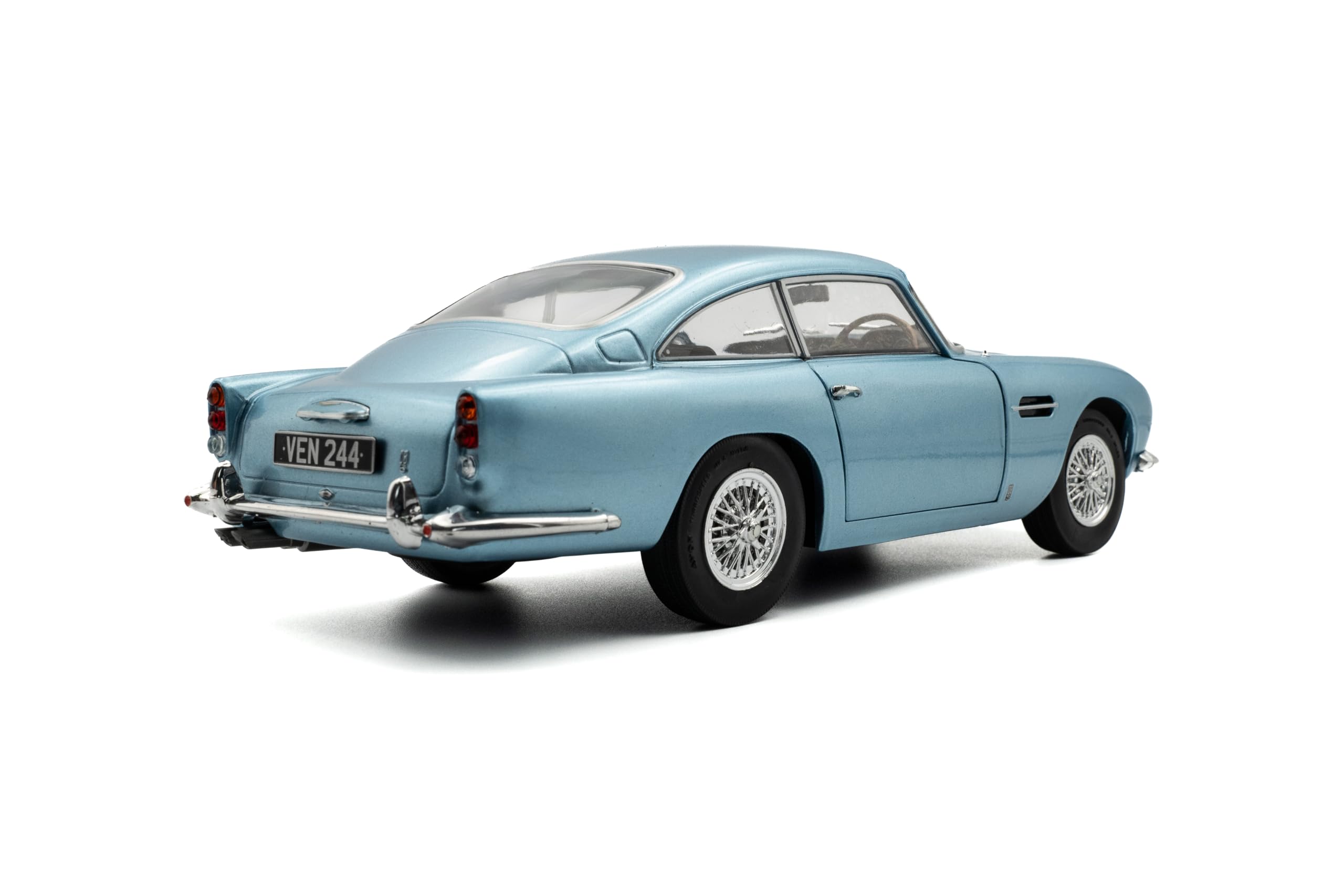 1:18 Aston Martin DB5 Light Metallic Blue 1964