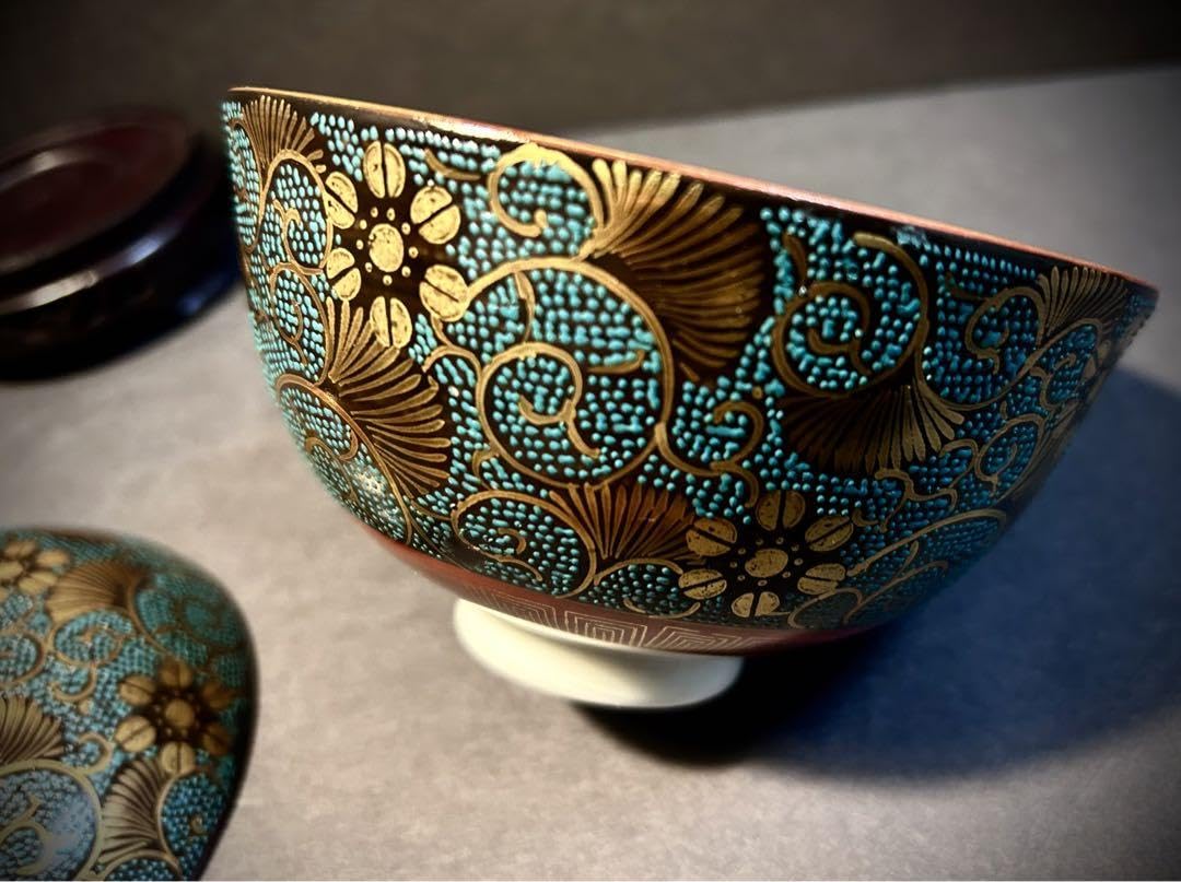 九谷 青粒 金彩 花形 蓋つきどんぶり 手書き？ 青粒と金の花唐草