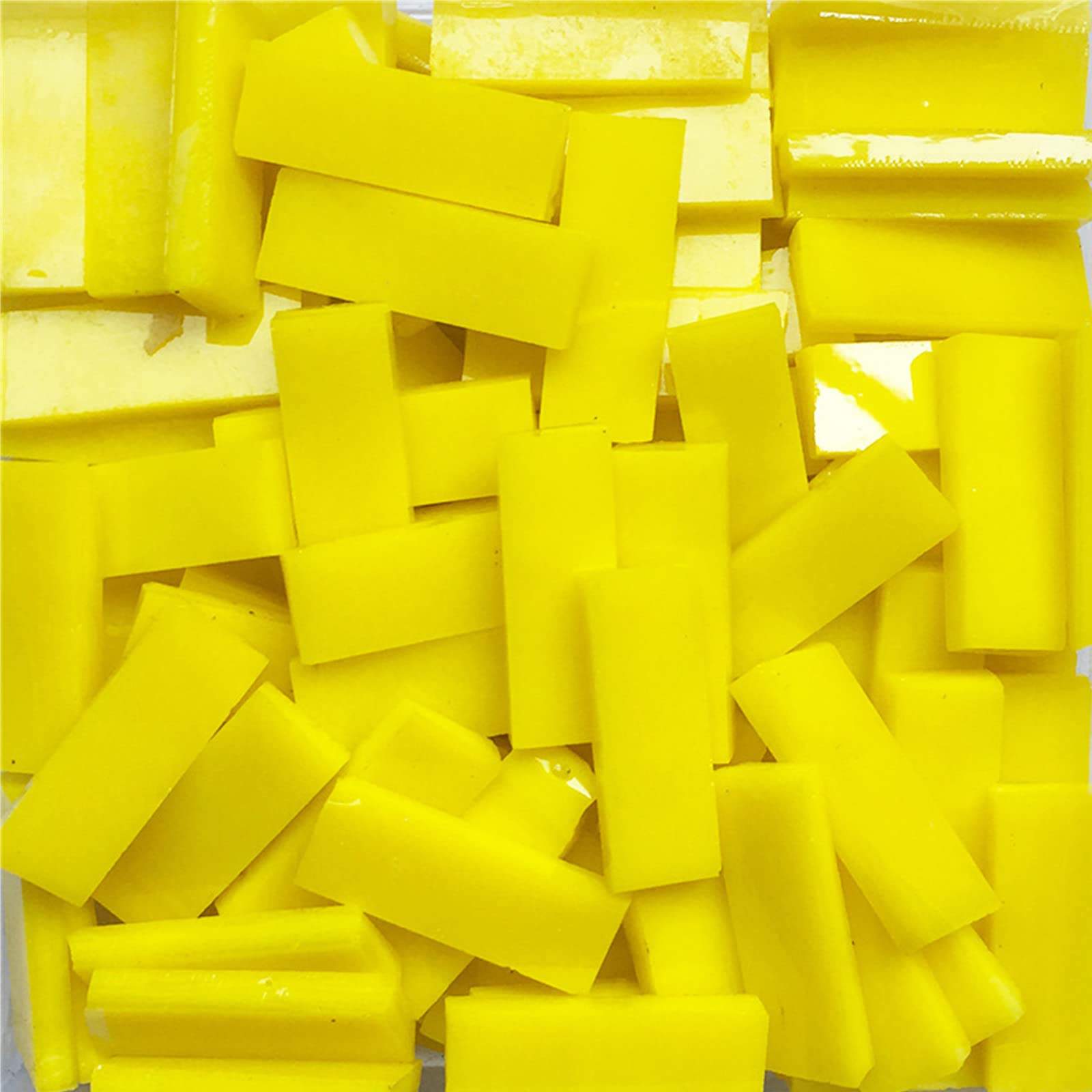 Mosaïque en verre transparent jaune pour réussir vos loisirs créatifs facilement