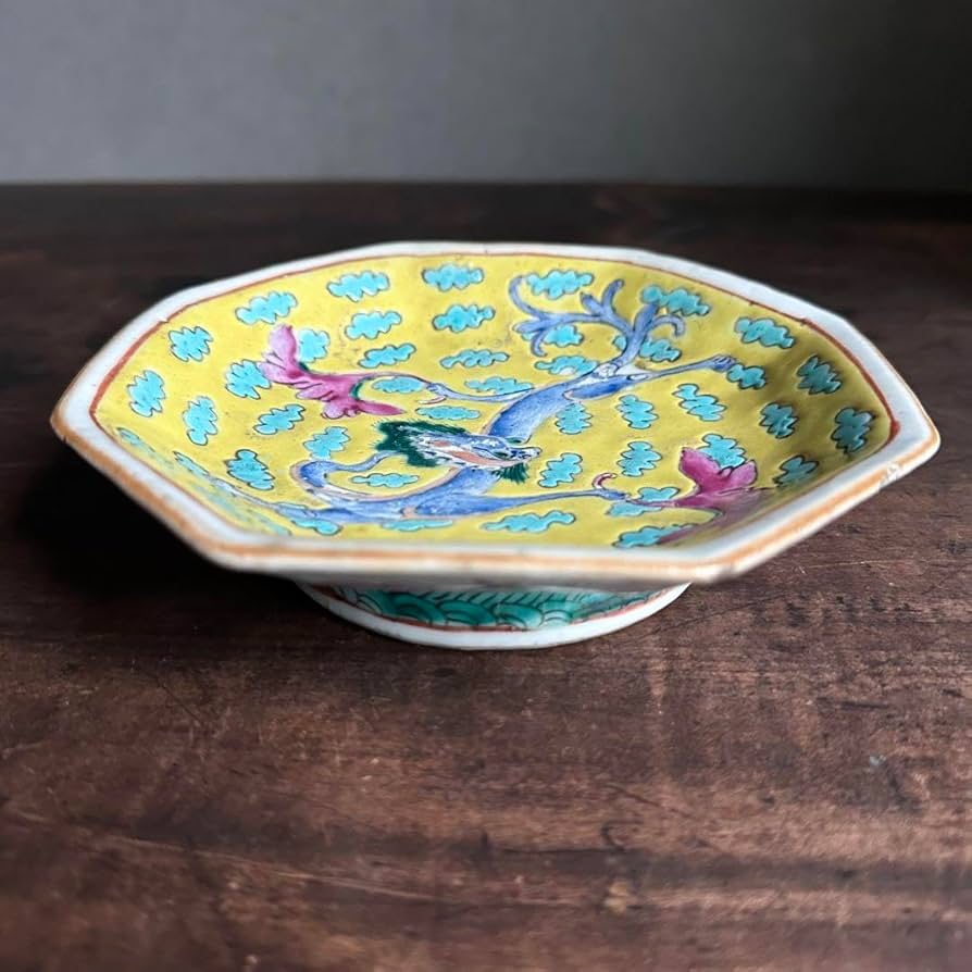 希少縁起物龍官窯内造清代黄地粉彩蟠龍紋八稜足付盤運気上昇龍の舞 希少縁起物龍官窯内造清代黄地粉彩蟠龍紋八稜足付盤運気上昇龍の舞